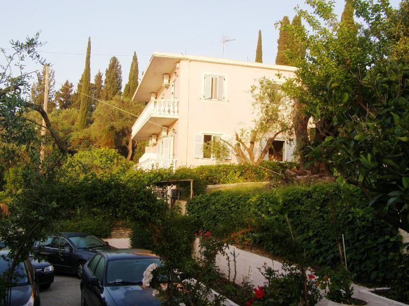 Apartment Apostolos & Eleni Family *