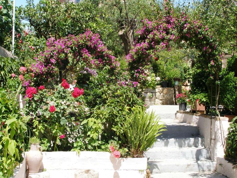 Apostolos & Eleni Family Apartment