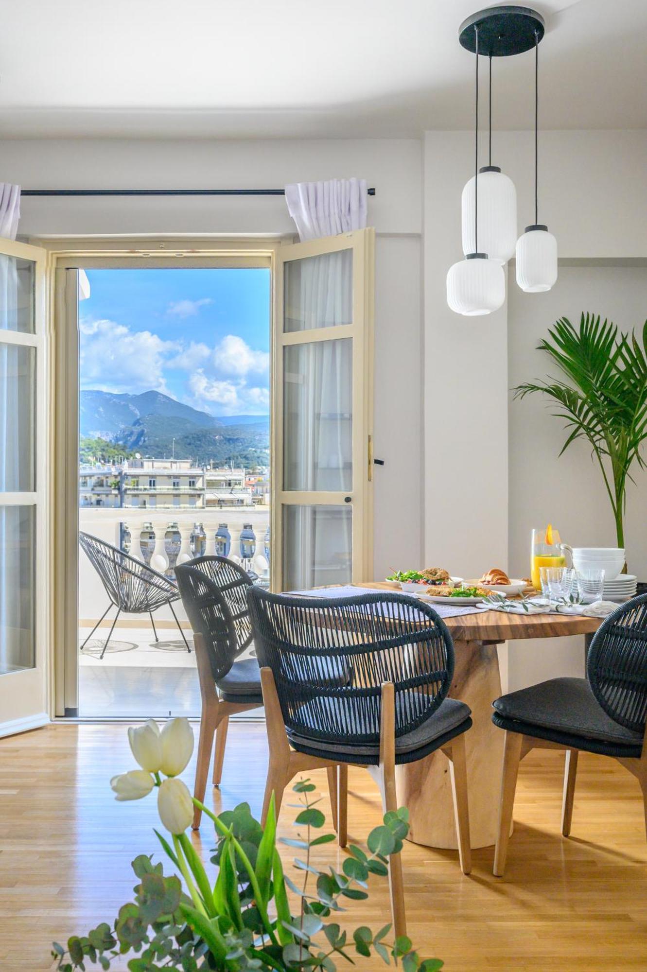 Balcony Luxury *