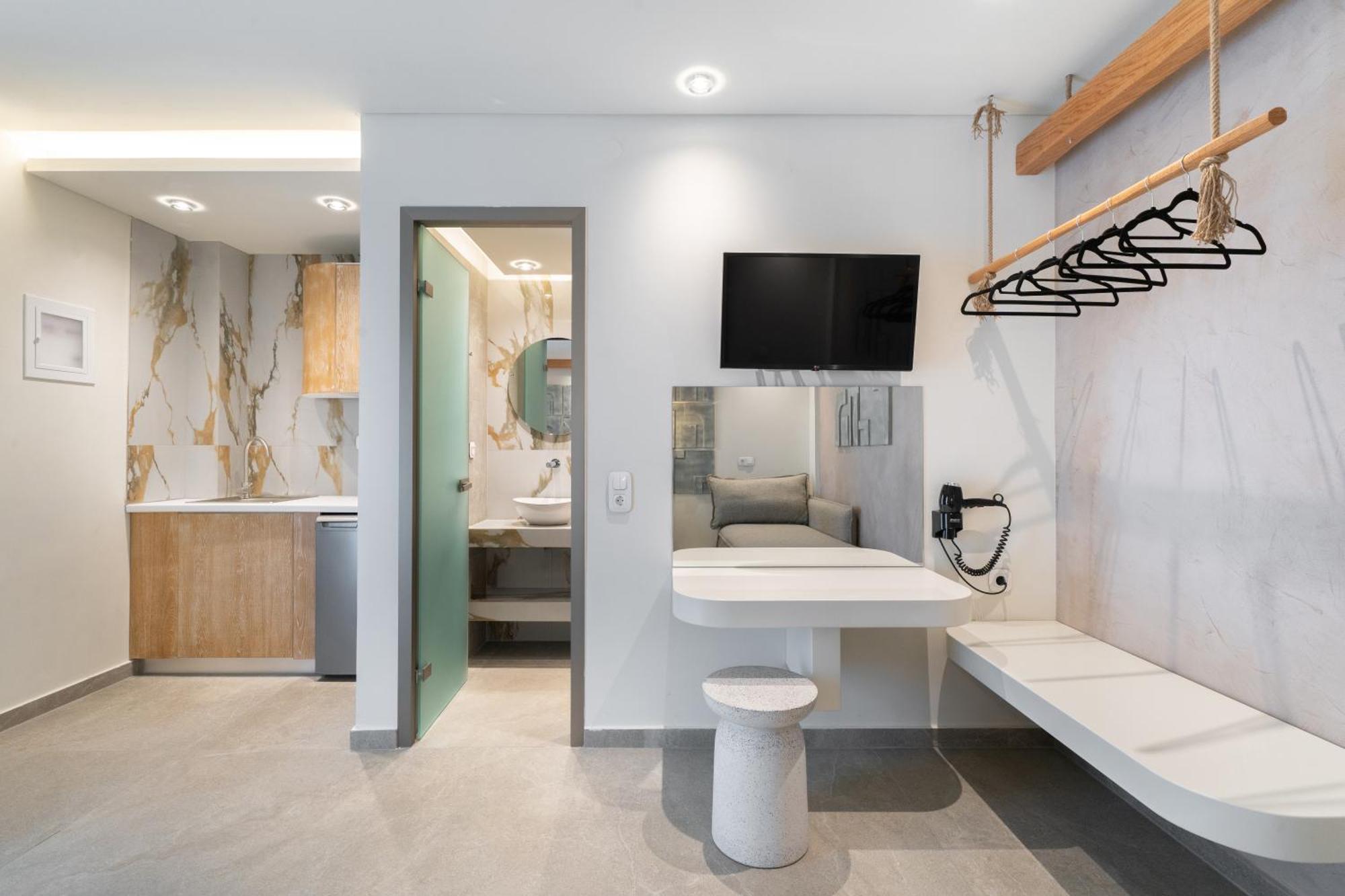 Reverie Aparthotel *