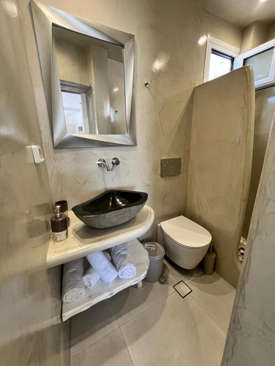 Vinas Place Center 2* Fira (Santorini)