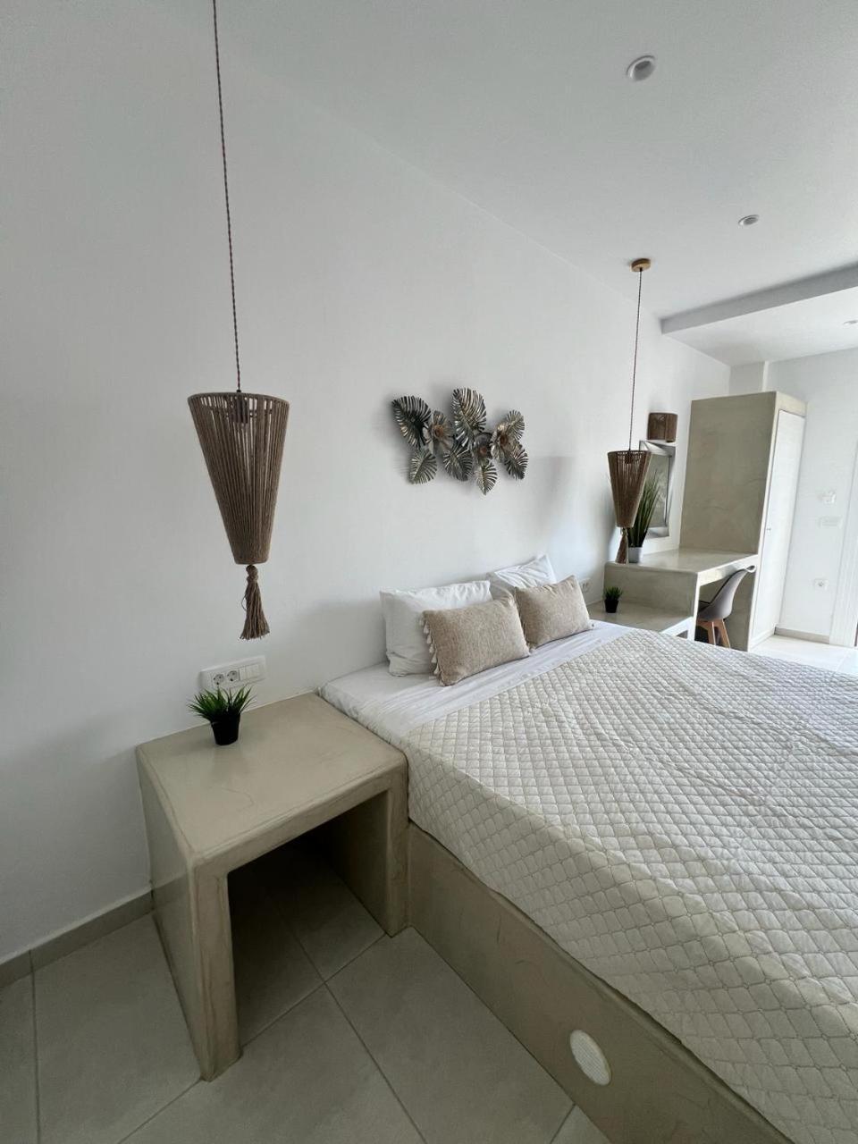Vinas Place Center