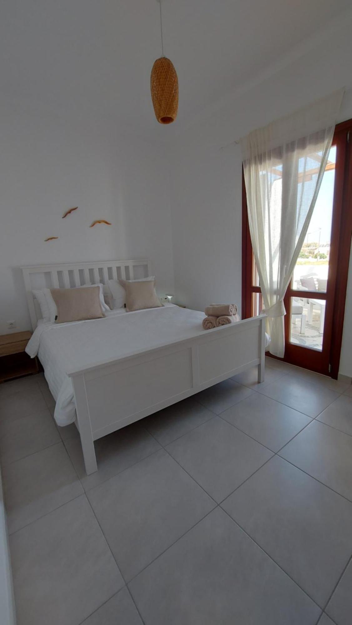Sea Breeze Holiday home *