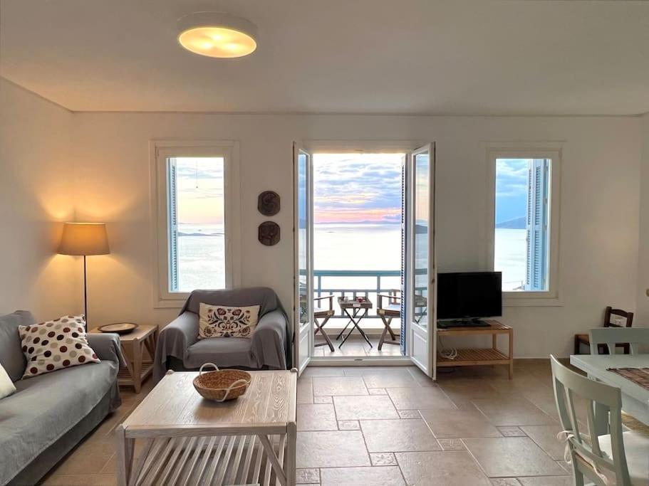 Holiday home Grand Blue Balcony Island House *