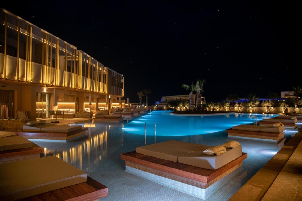 Senseana Sea Side & Aquadventure Hotel