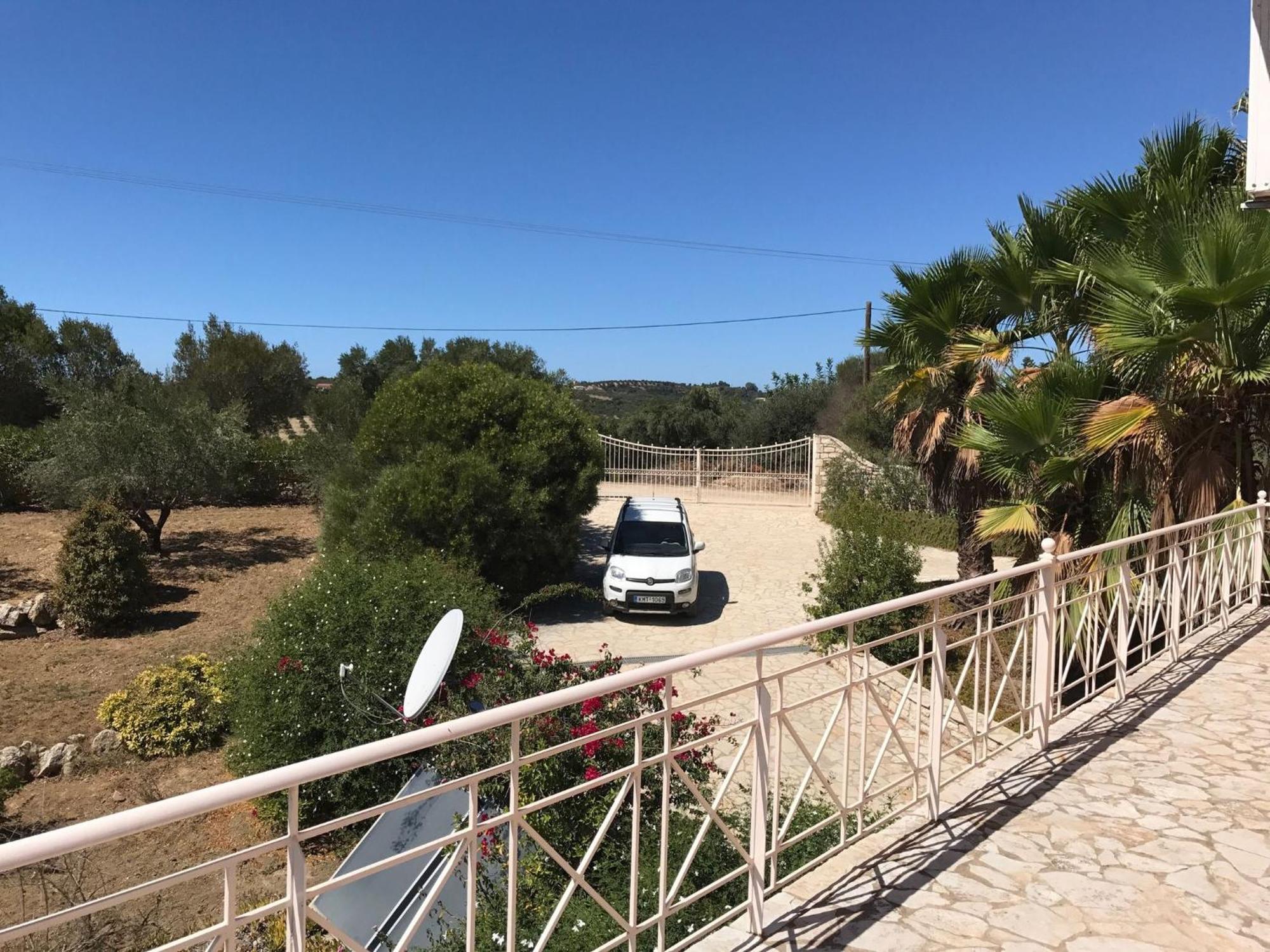 Villa Luxurious In Peloponnese With Swimming Pool *