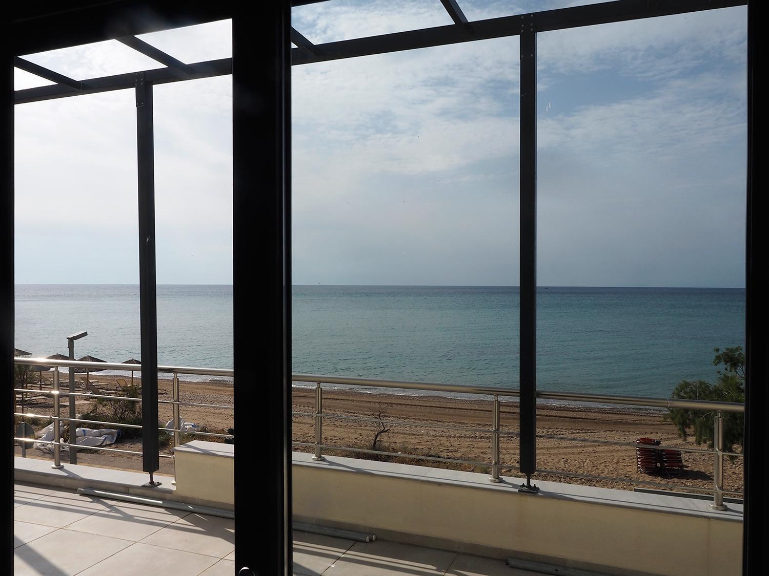 Melissinos Beachfront Apartment *