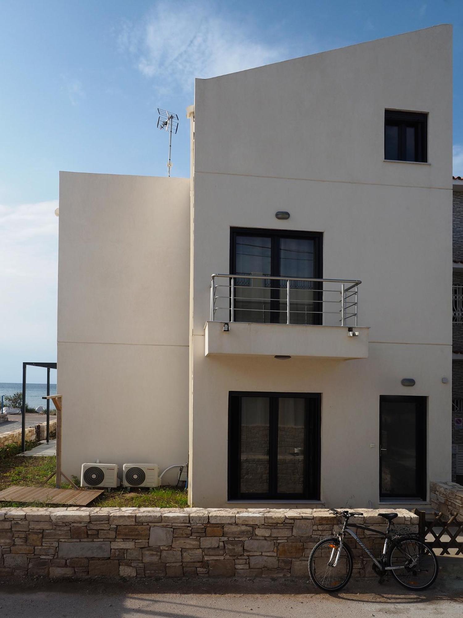 Melissinos Beachfront Apartment *