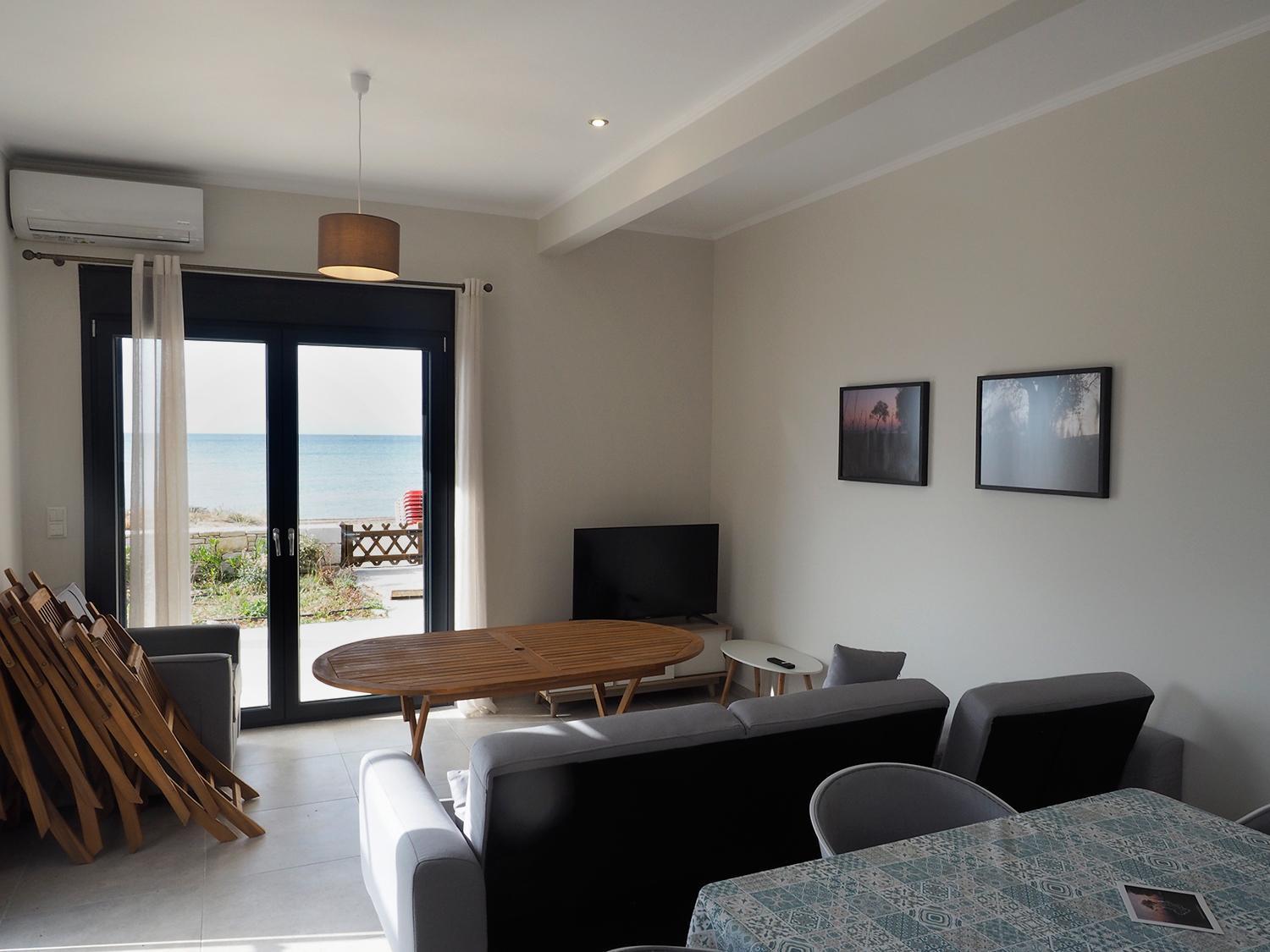 Melissinos Beachfront Apartment Komi (Chios)