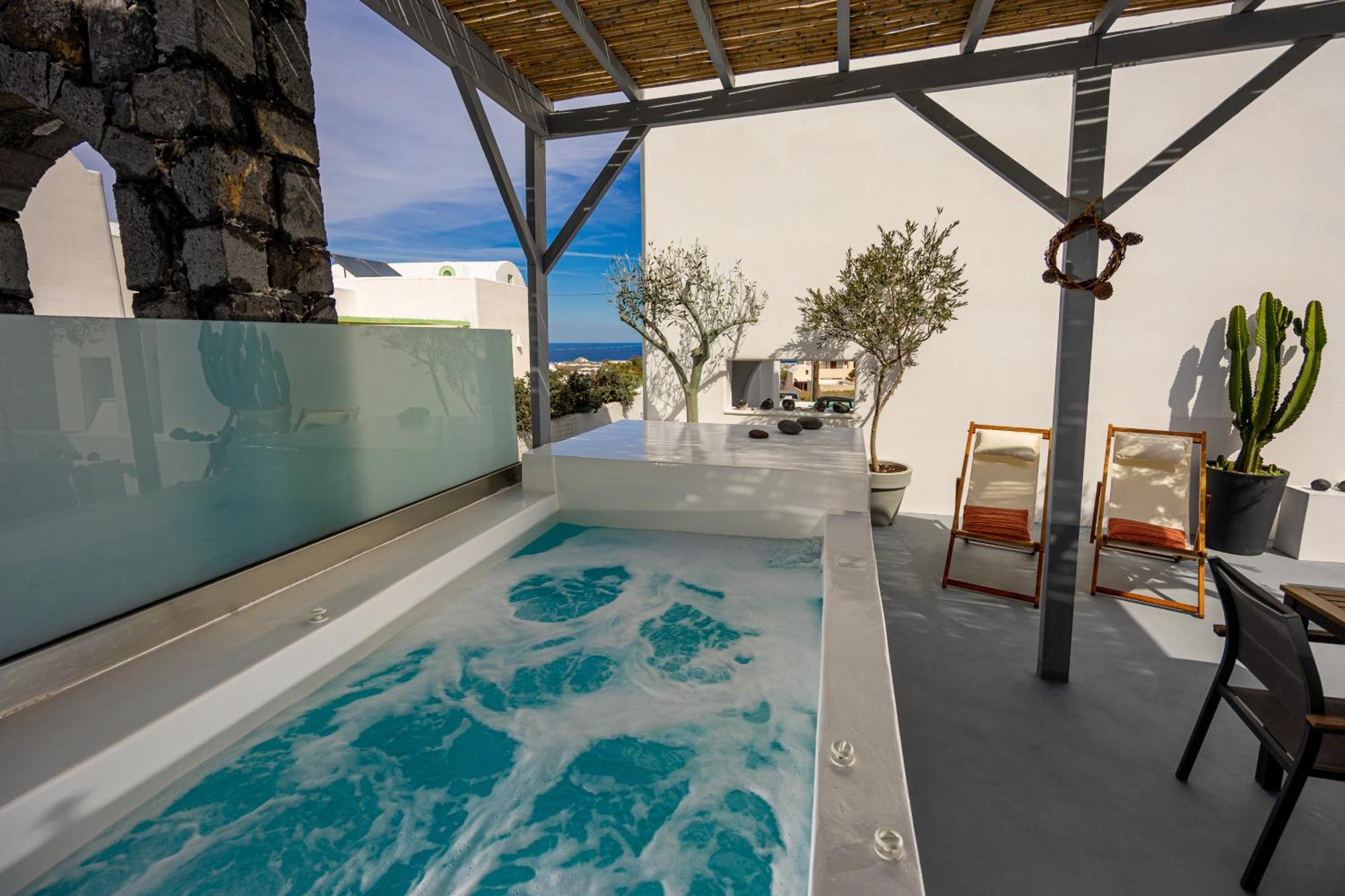Misilia Santorini Cycladic House With Jacuzzi *