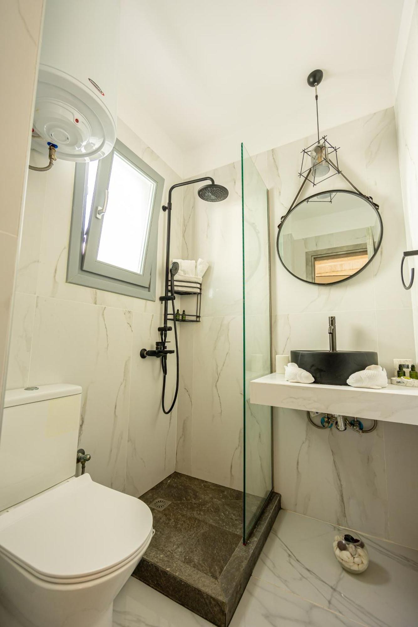 Misilia Santorini Cycladic House With Jacuzzi