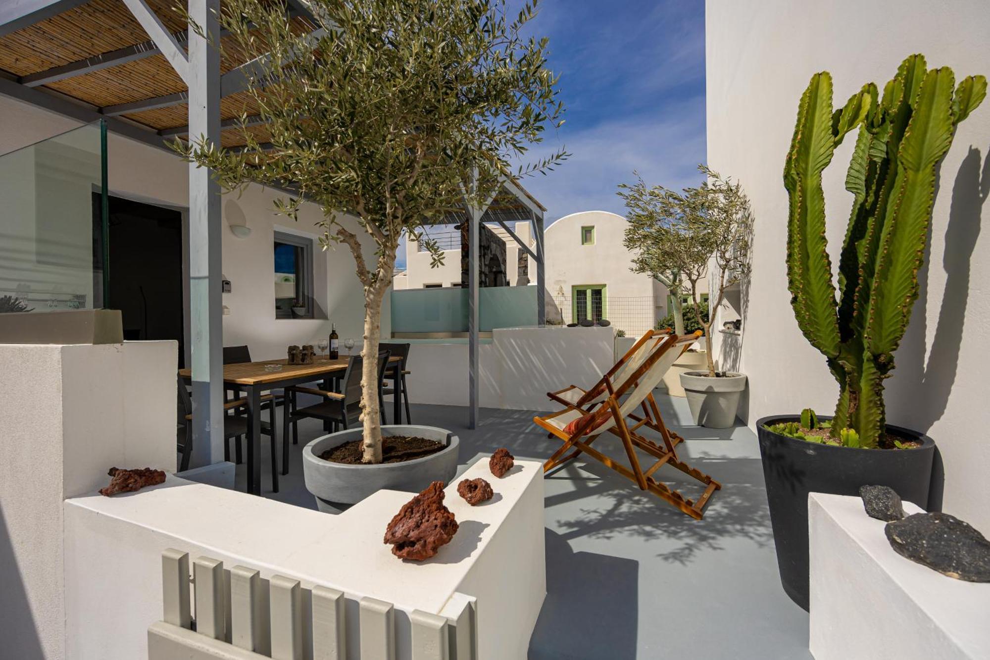 Misilia Santorini Cycladic House With Jacuzzi Villa