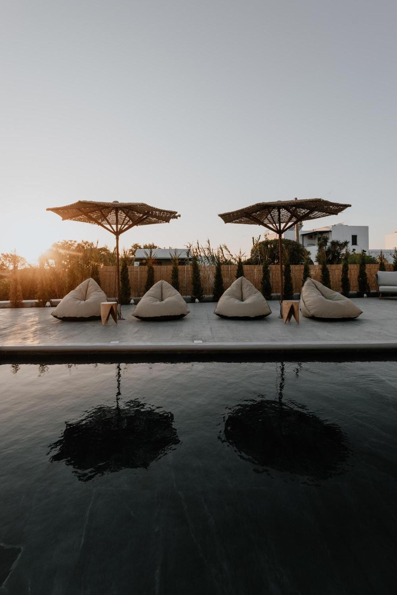 Villa Onym Curated