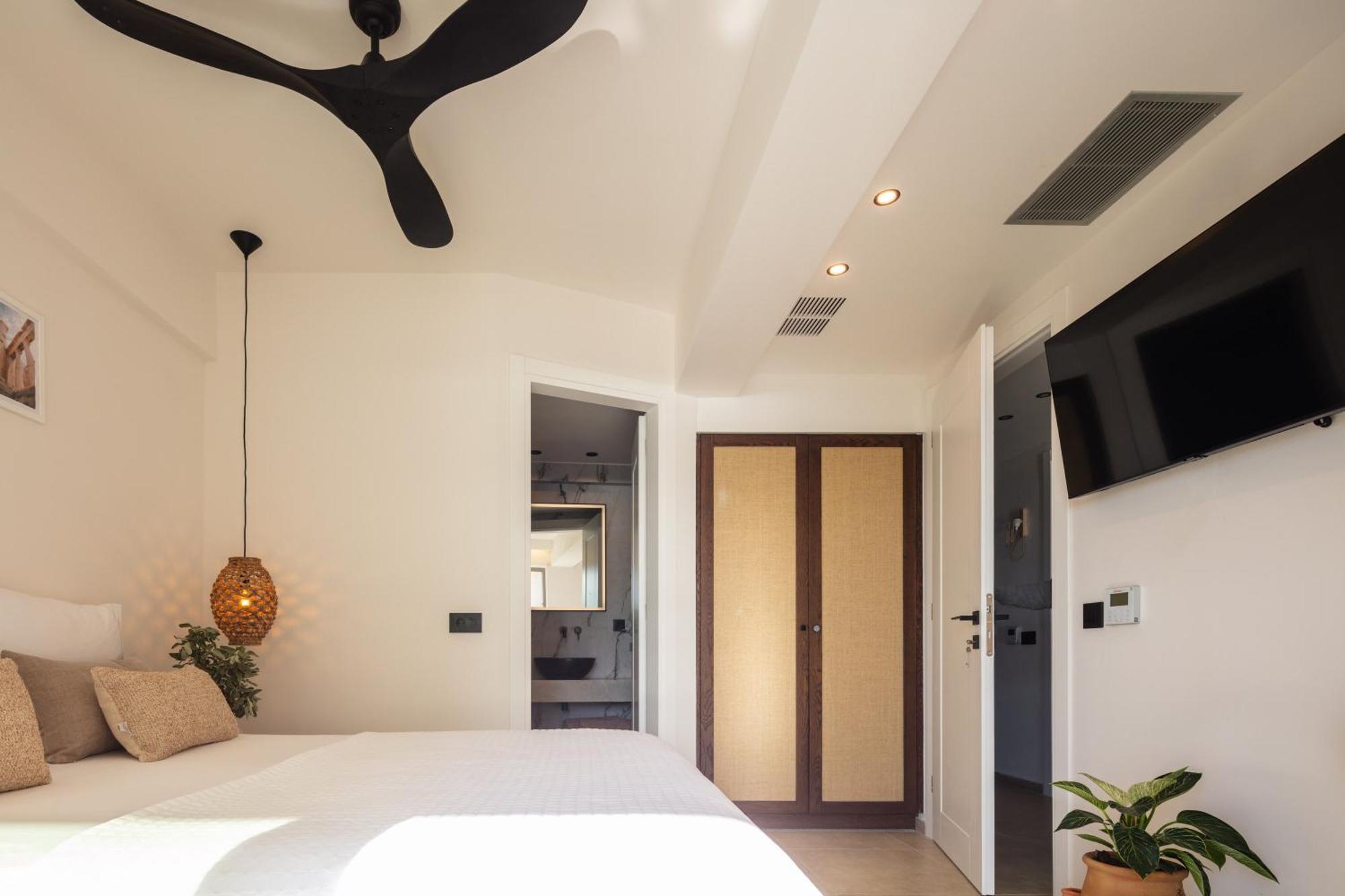 Ririka Living, New Feel-at-home Luxury Apartment Plakias