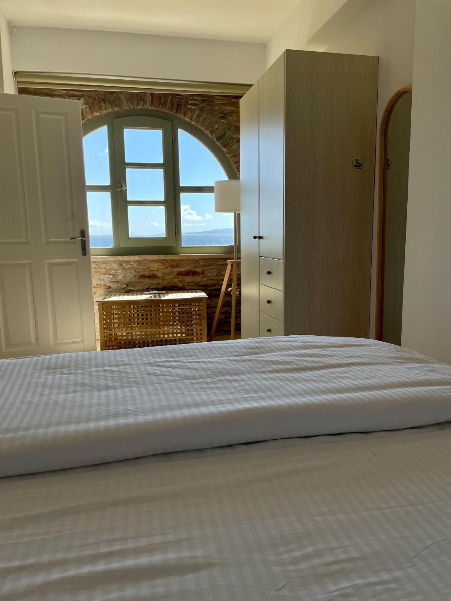 Hydroussa House *