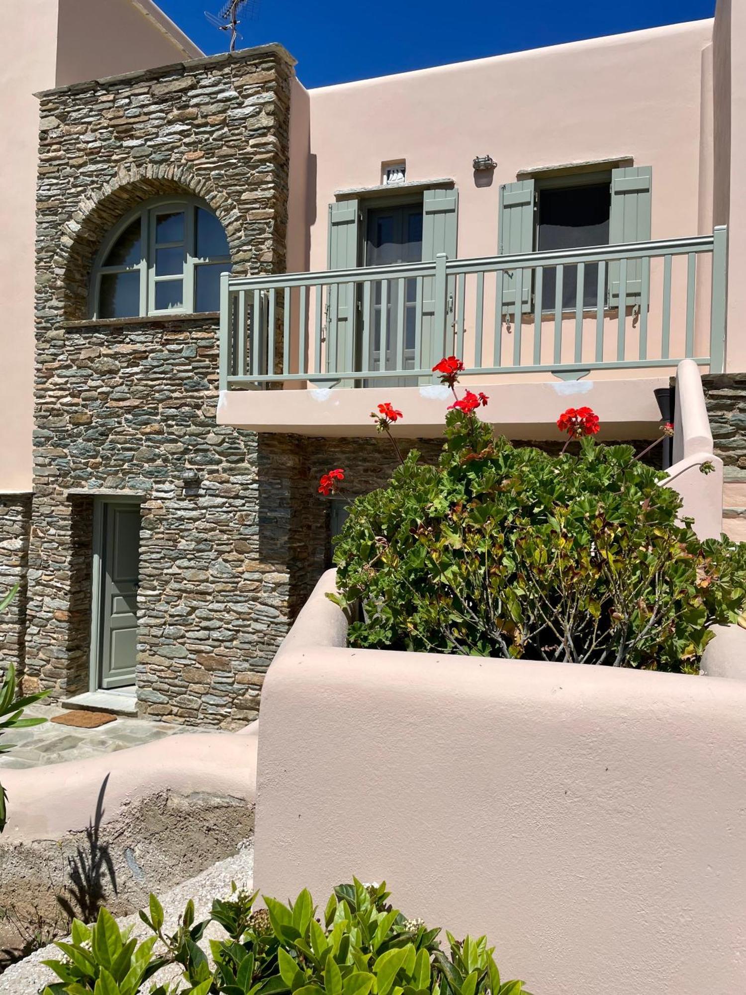 Hydroussa House Holiday home *
