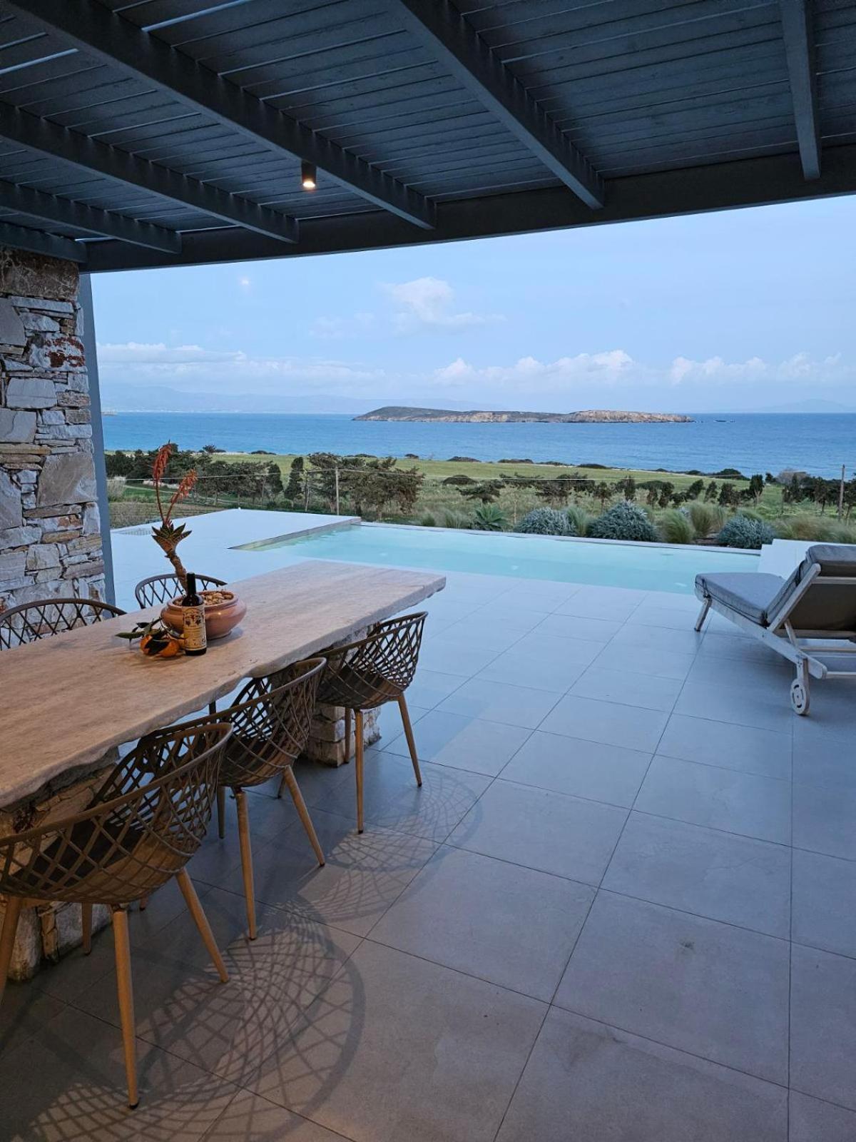 Holiday home Hillhouse Drios