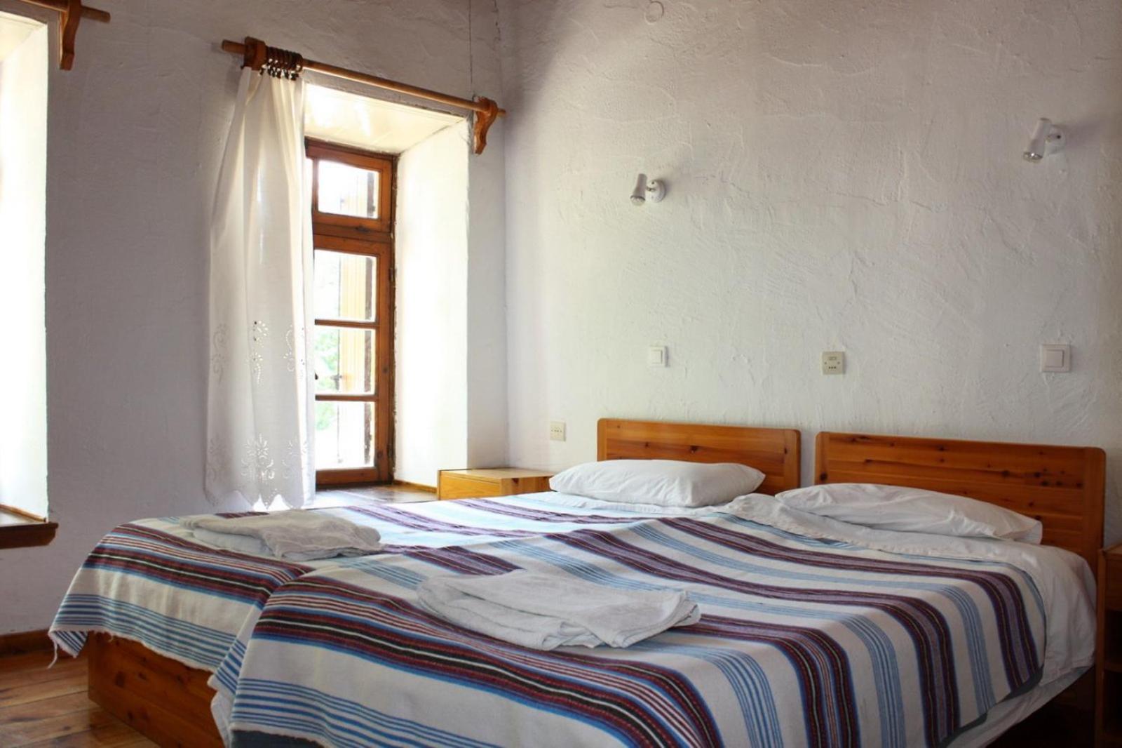 Sotos Guest house *