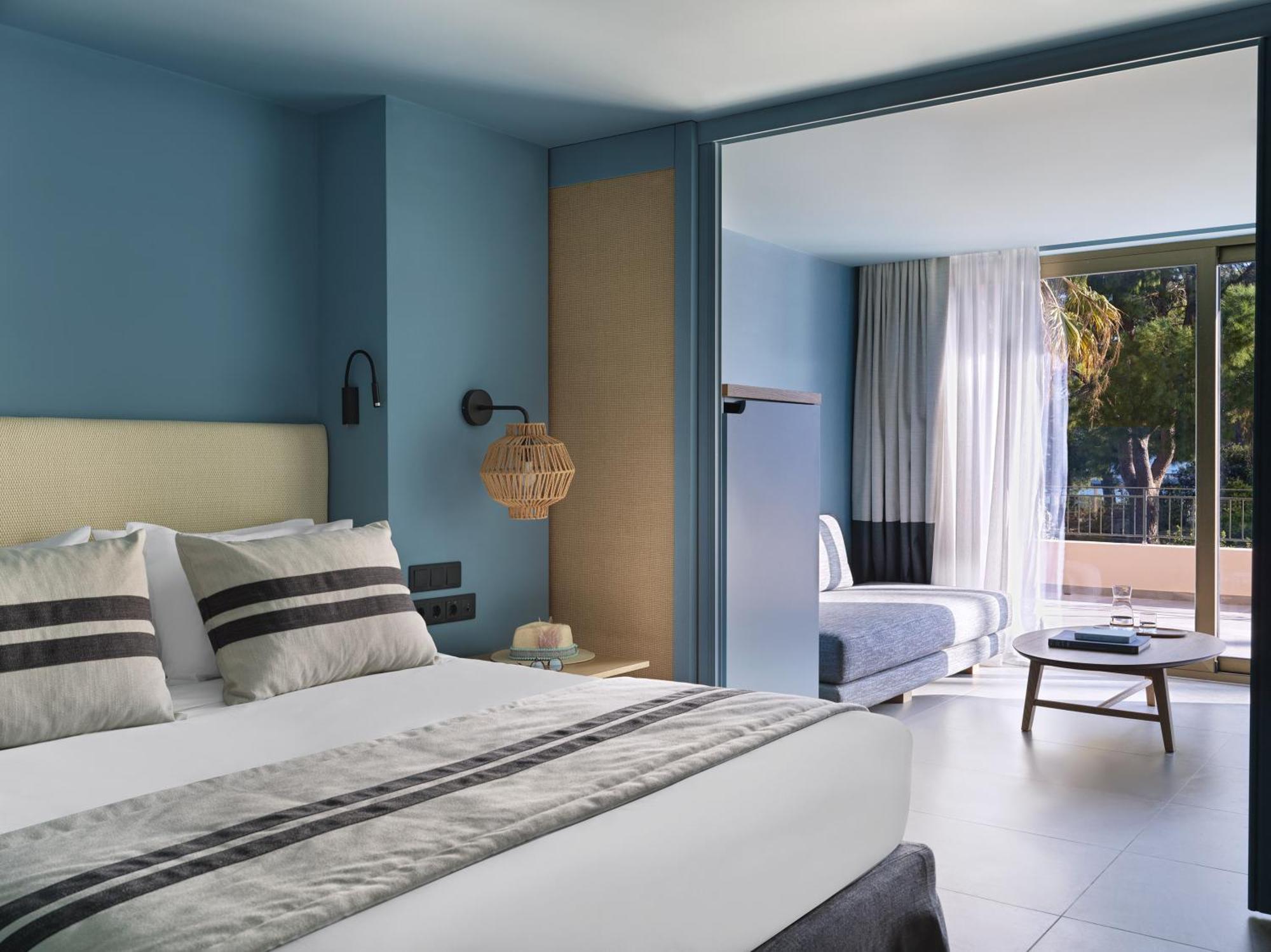 Kalamaki Resort 4*