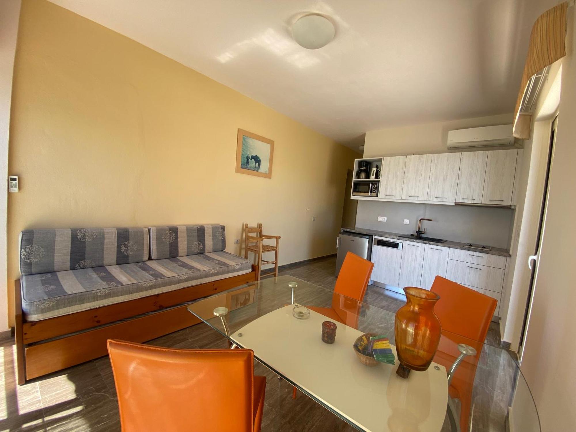 Thalassa House Aparthotel