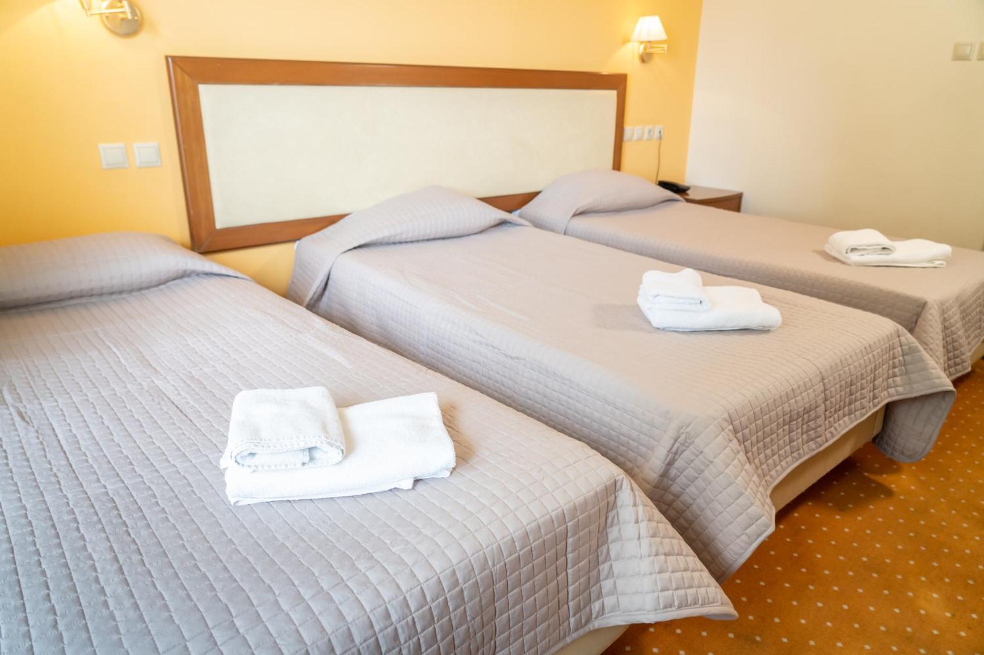 Four Seasons Hotel 3*