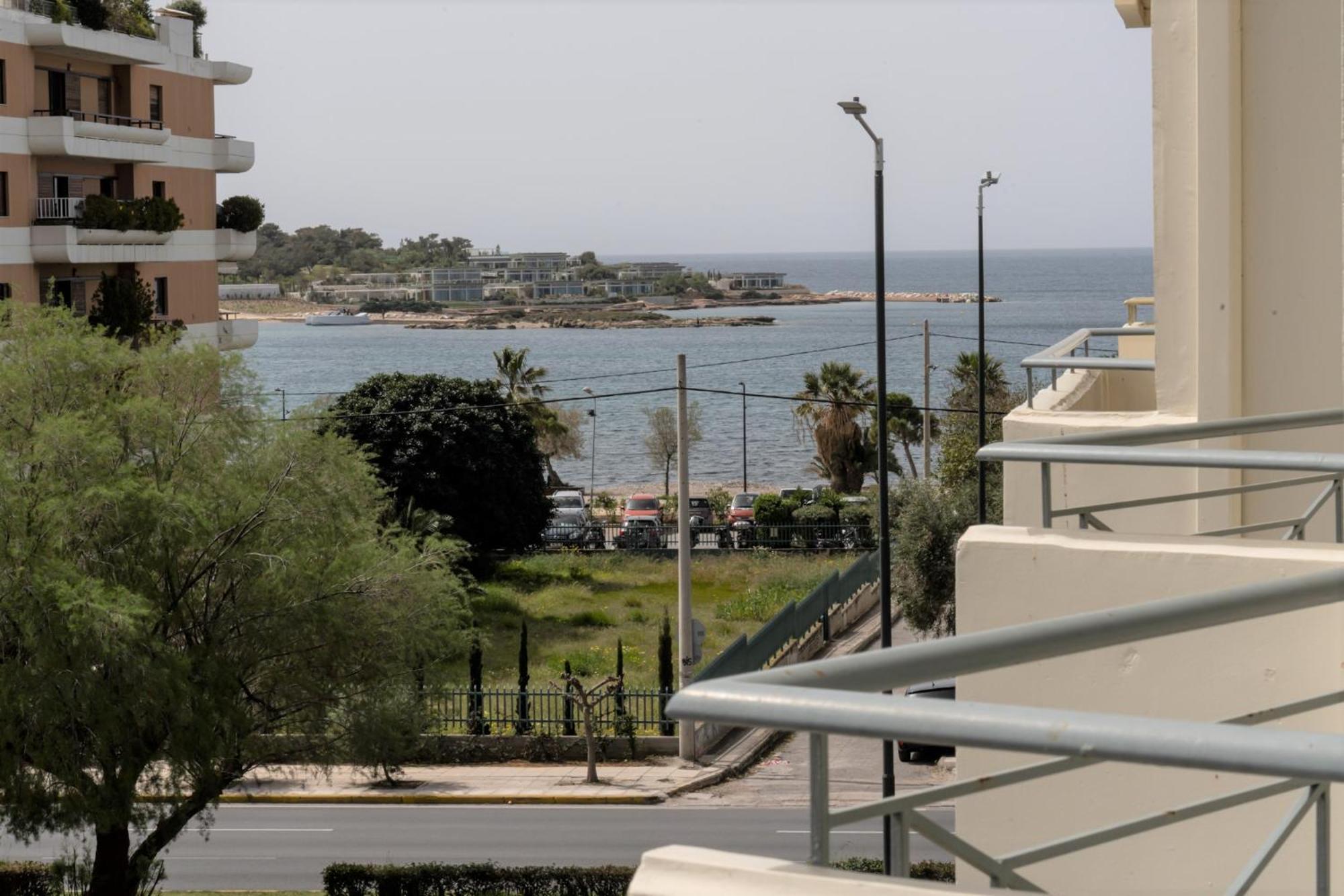 Four Seasons 3* Athens