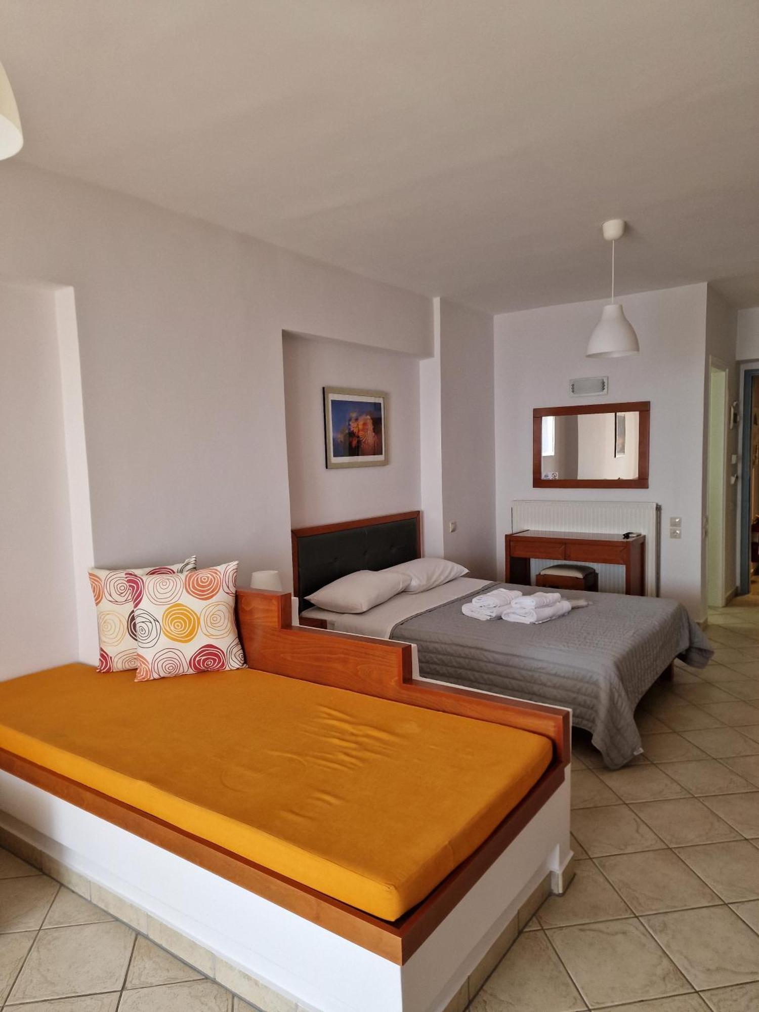 Aparthotel Porto Xronia