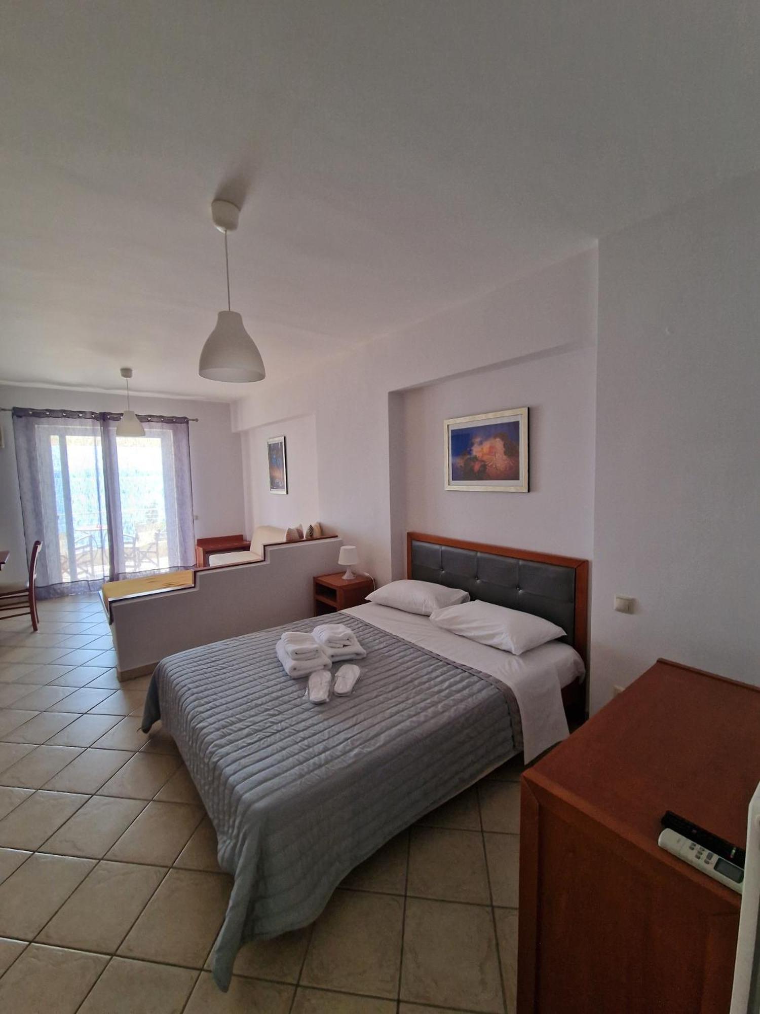 Aparthotel Porto Xronia Khronia
