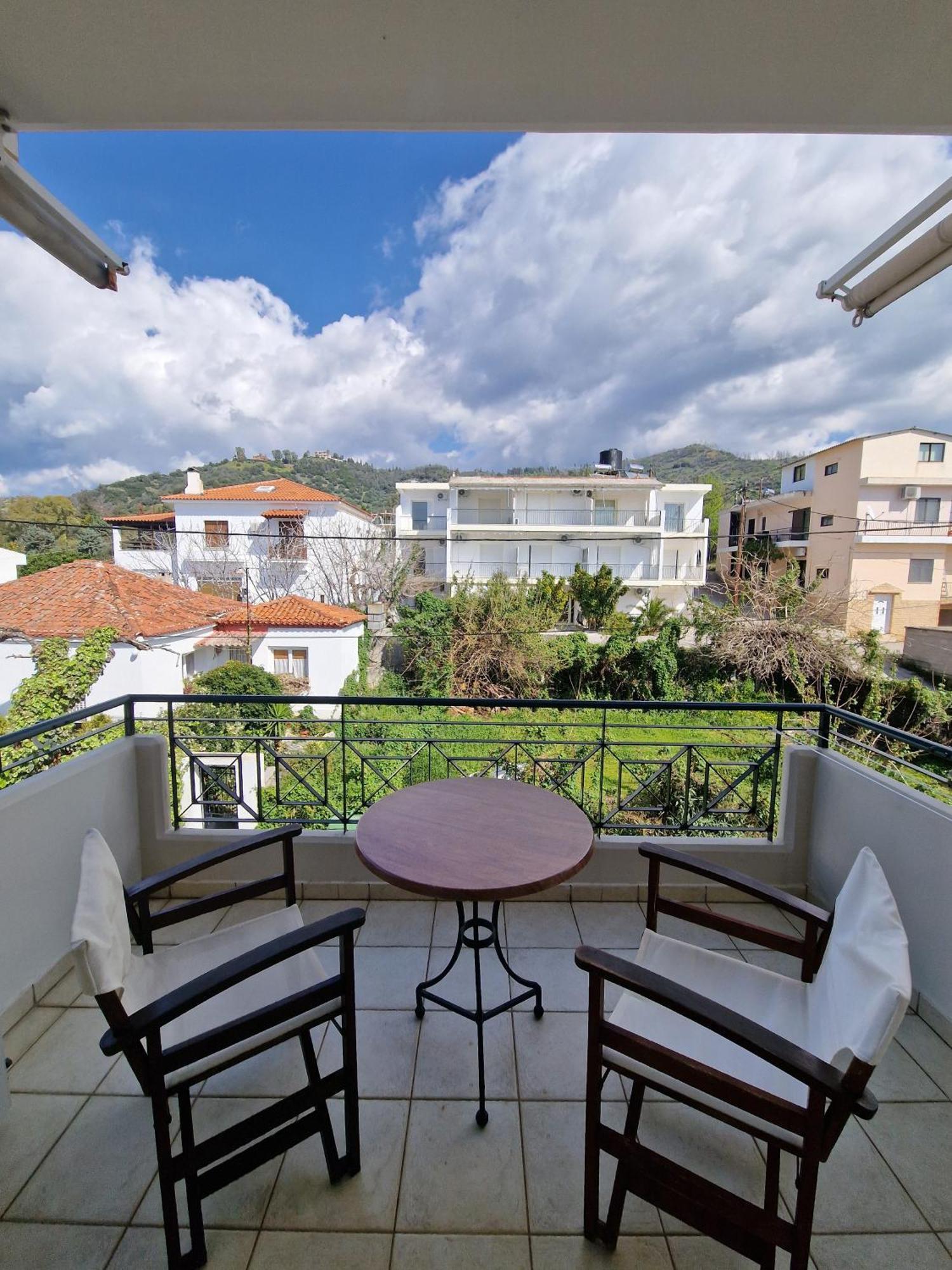 Porto Xronia * Khronia