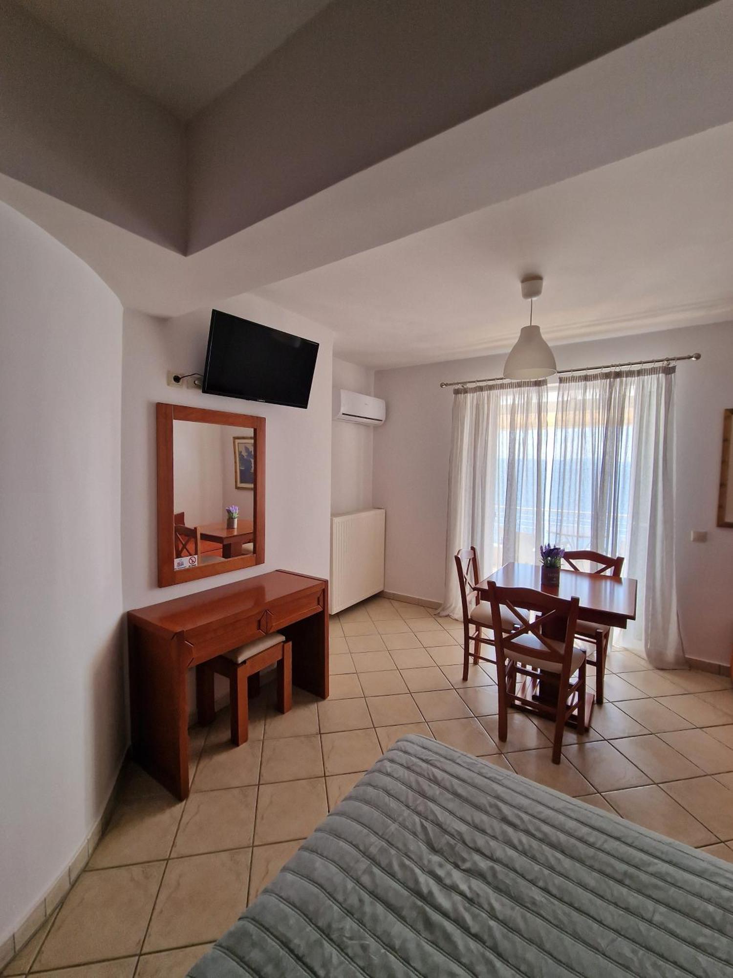 Aparthotel Porto Xronia