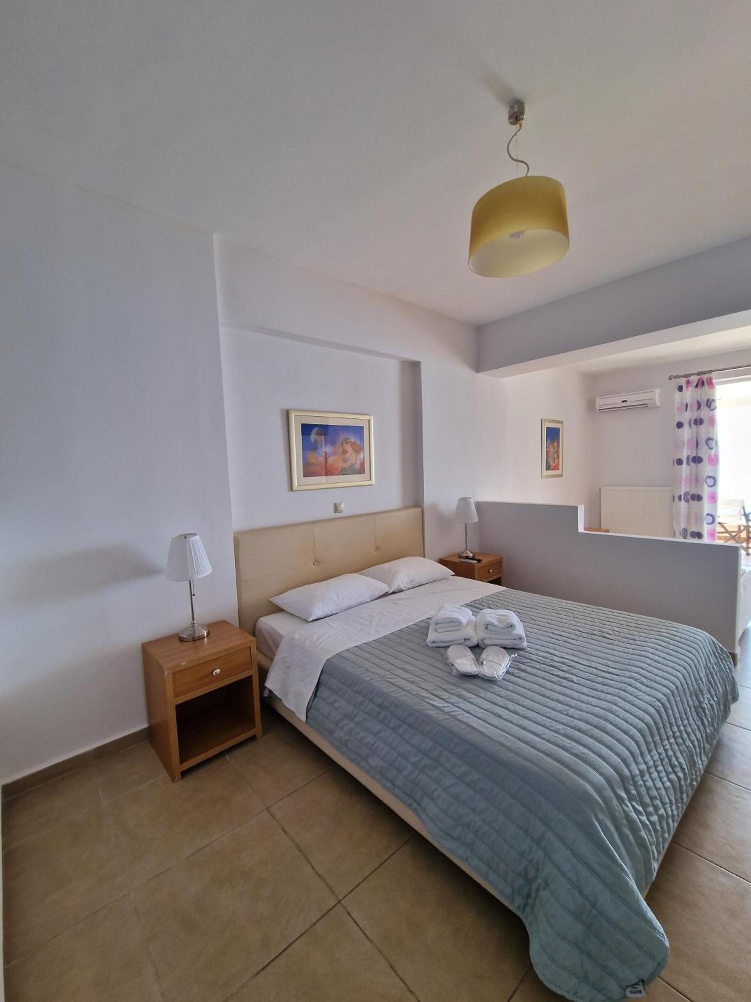 Porto Xronia * Khronia