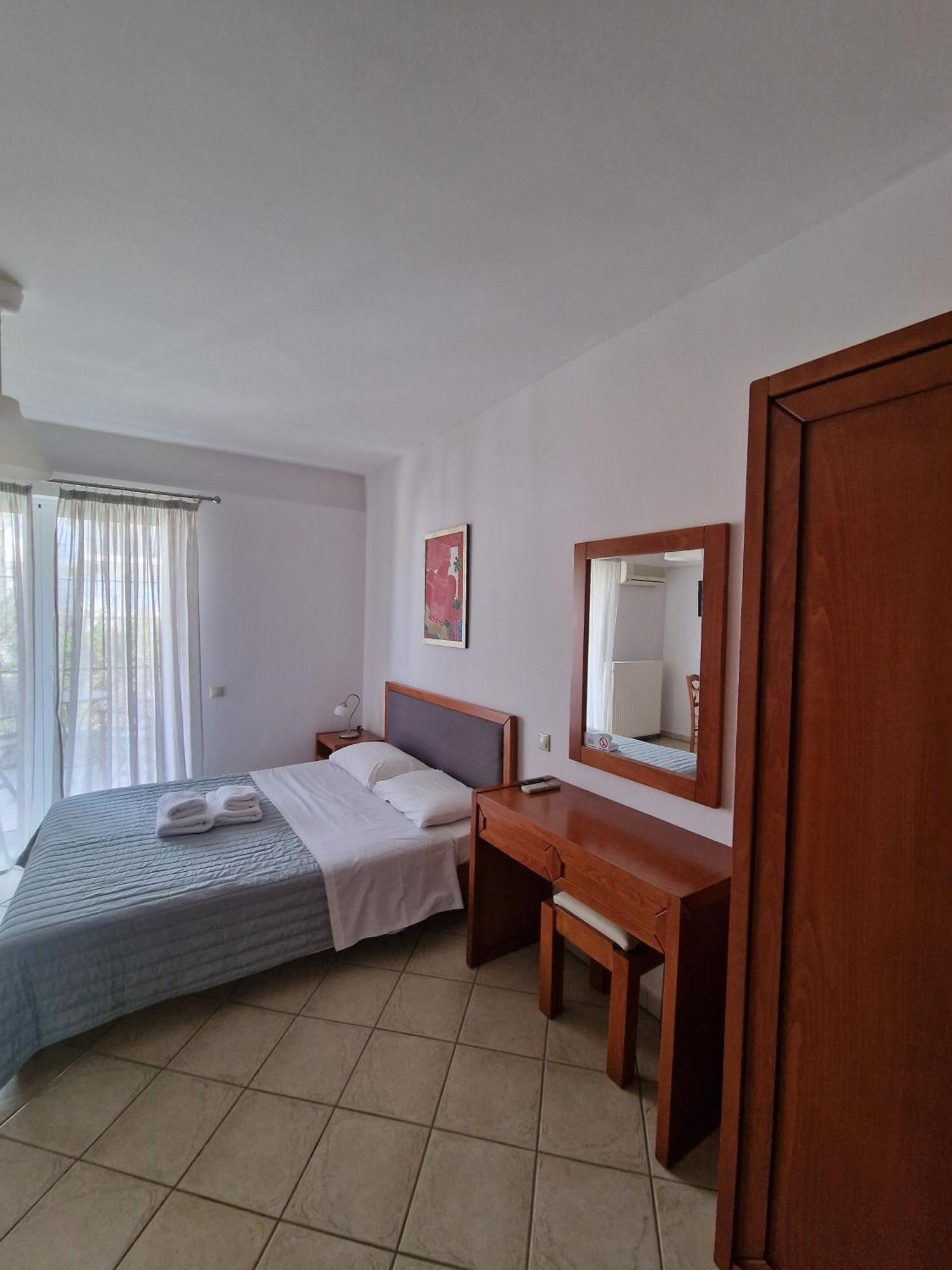 Porto Xronia Aparthotel *