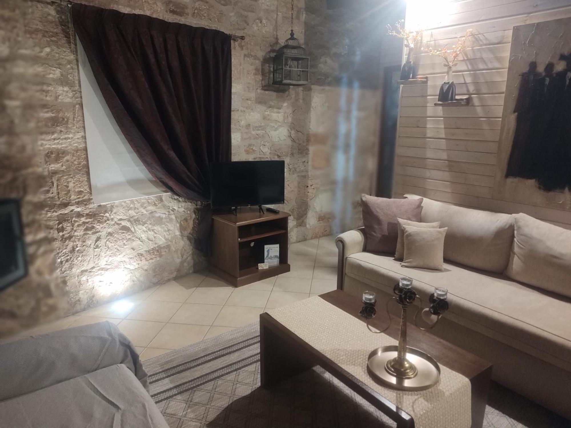 Petrino Rodo Apartment Karpenisi