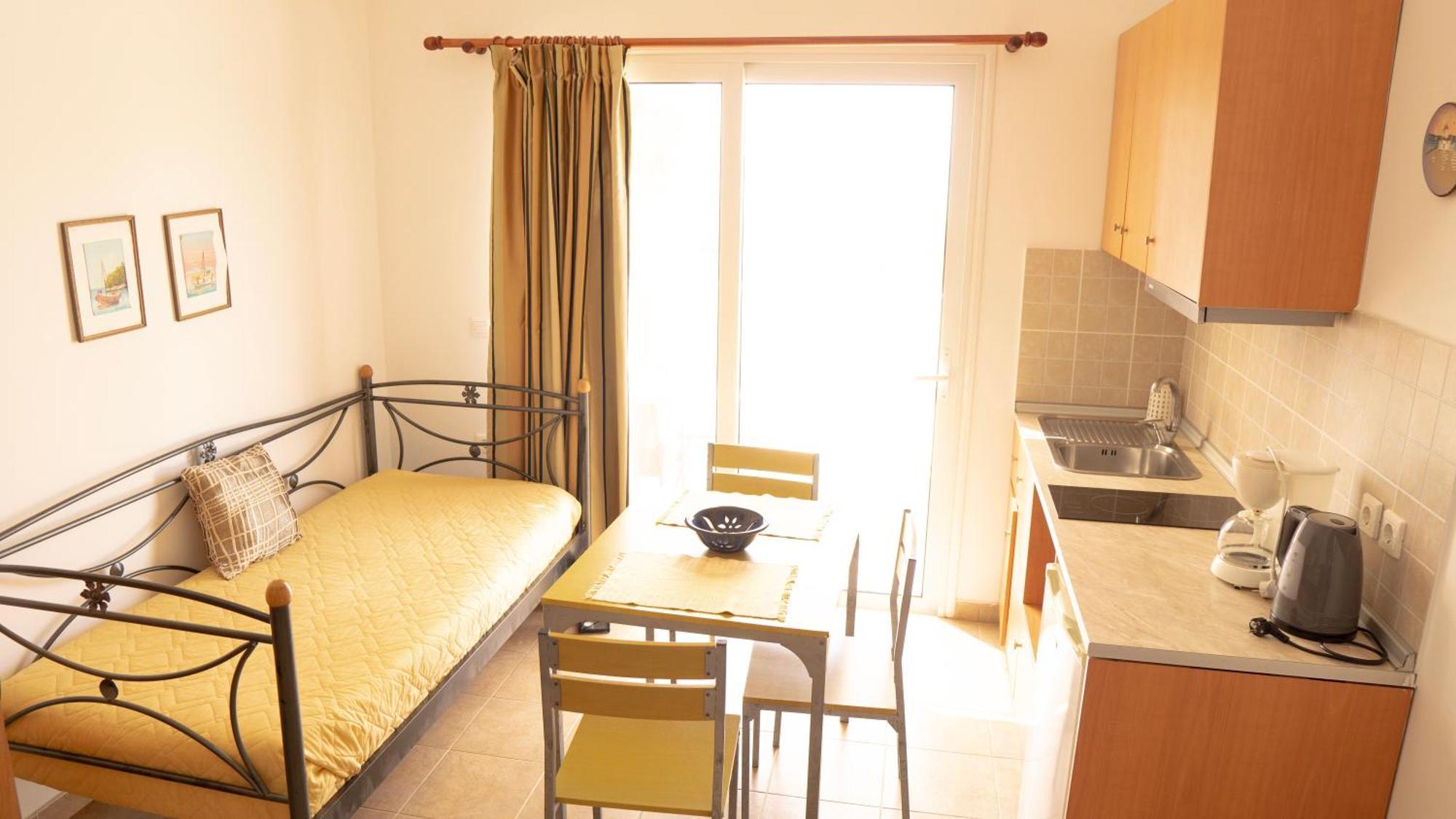 Seaside Studios Kirania Apartment