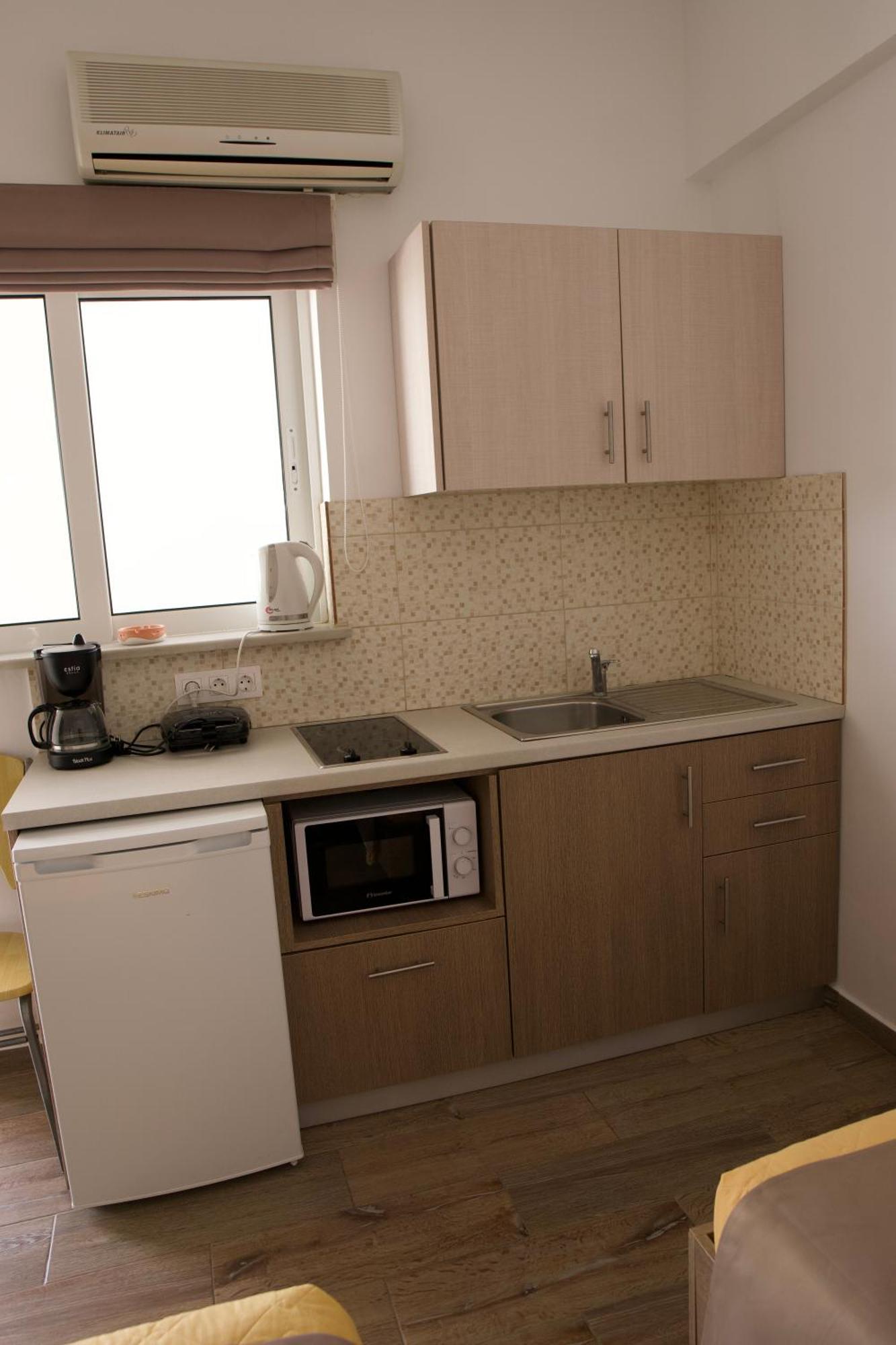 Seaside Studios Kirania Apartment