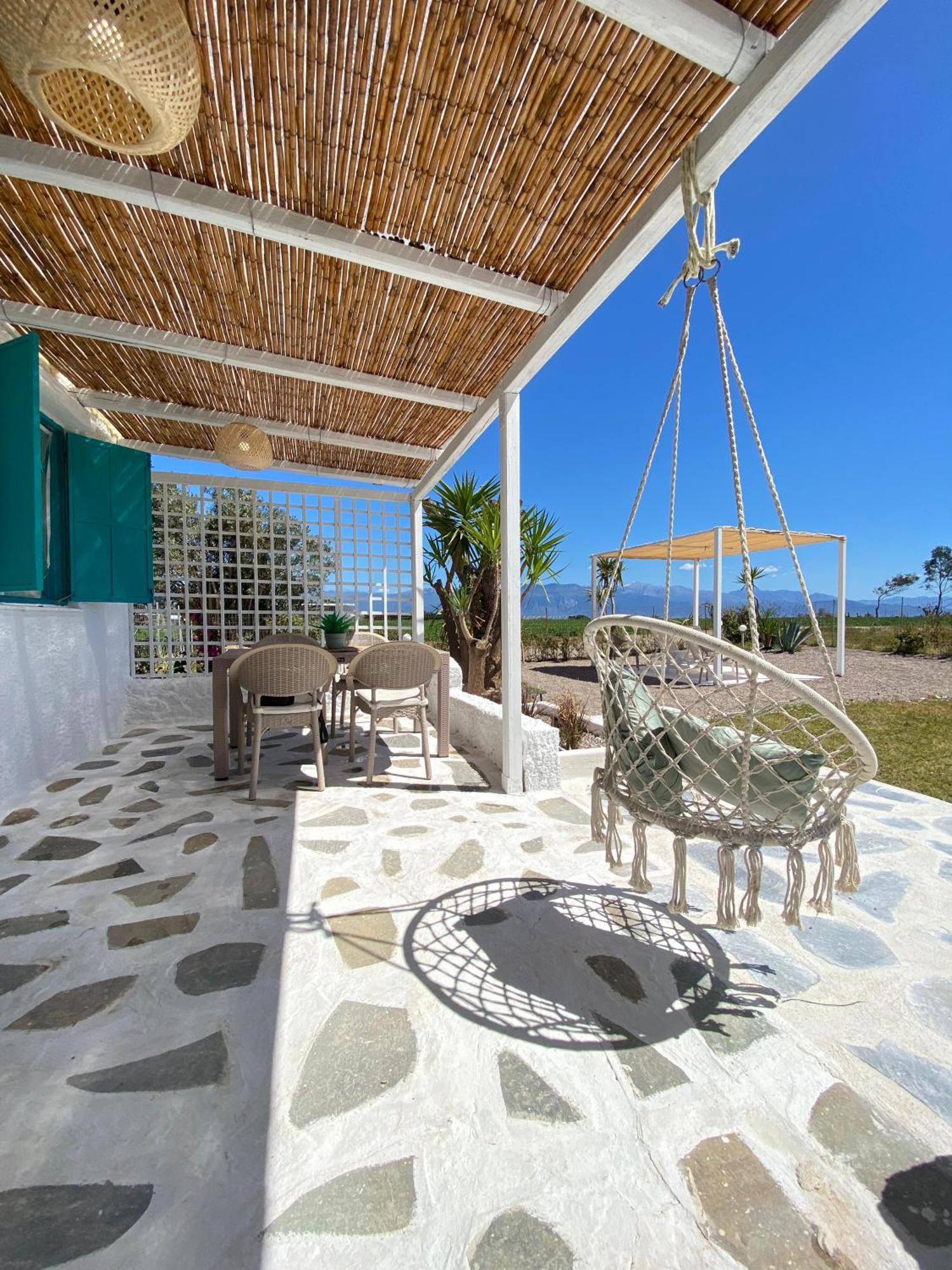 Unique Beachfront House - Private Garden * Analipsis (Messinia)