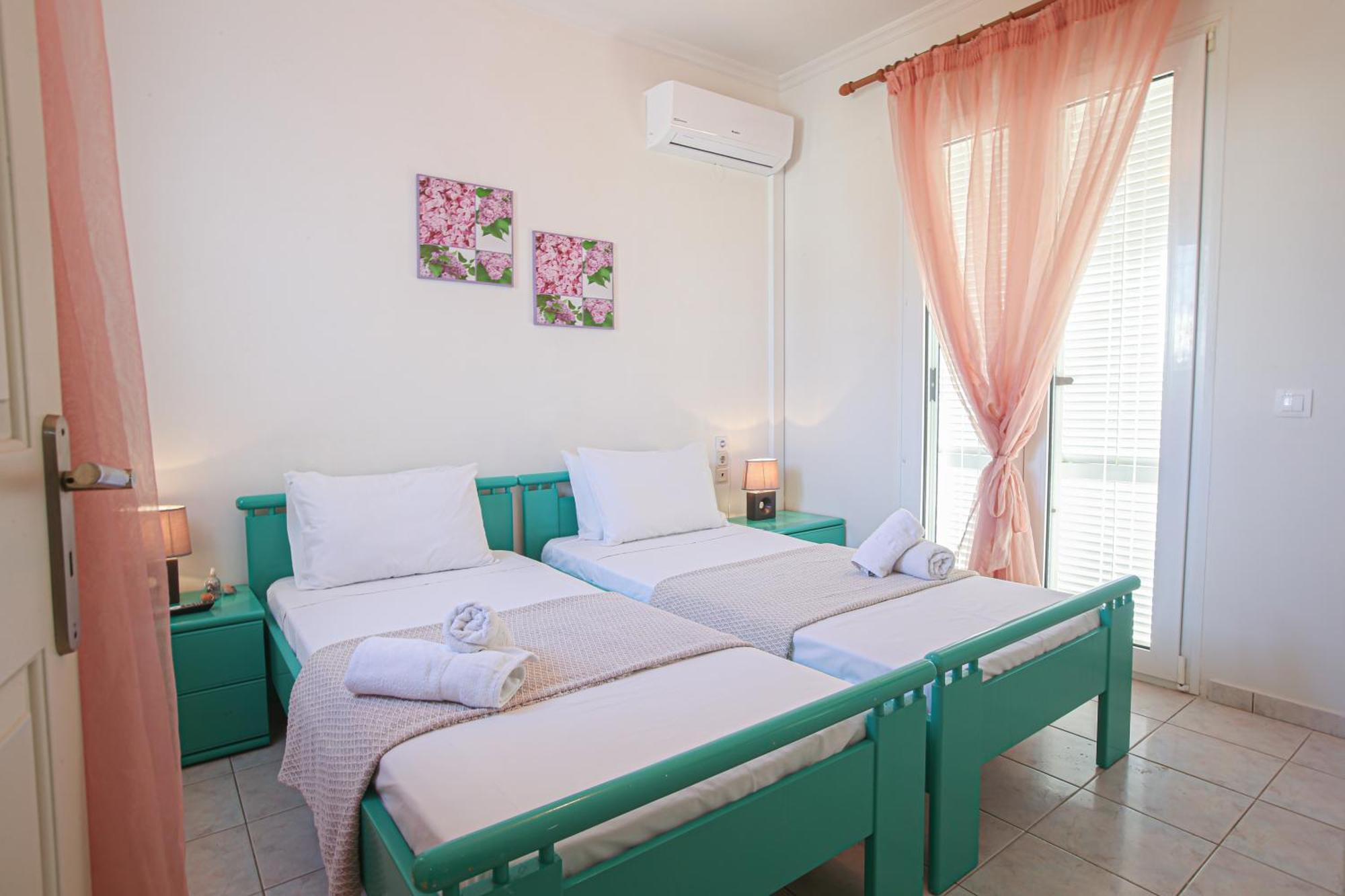 S&c Kosmos Aparthotel 3*