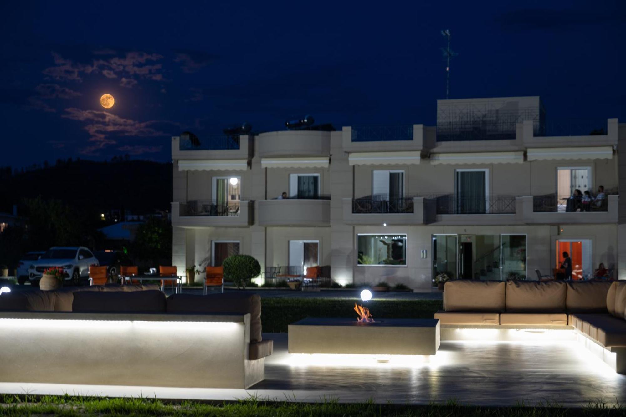 Apolonio Evia Aparthotel