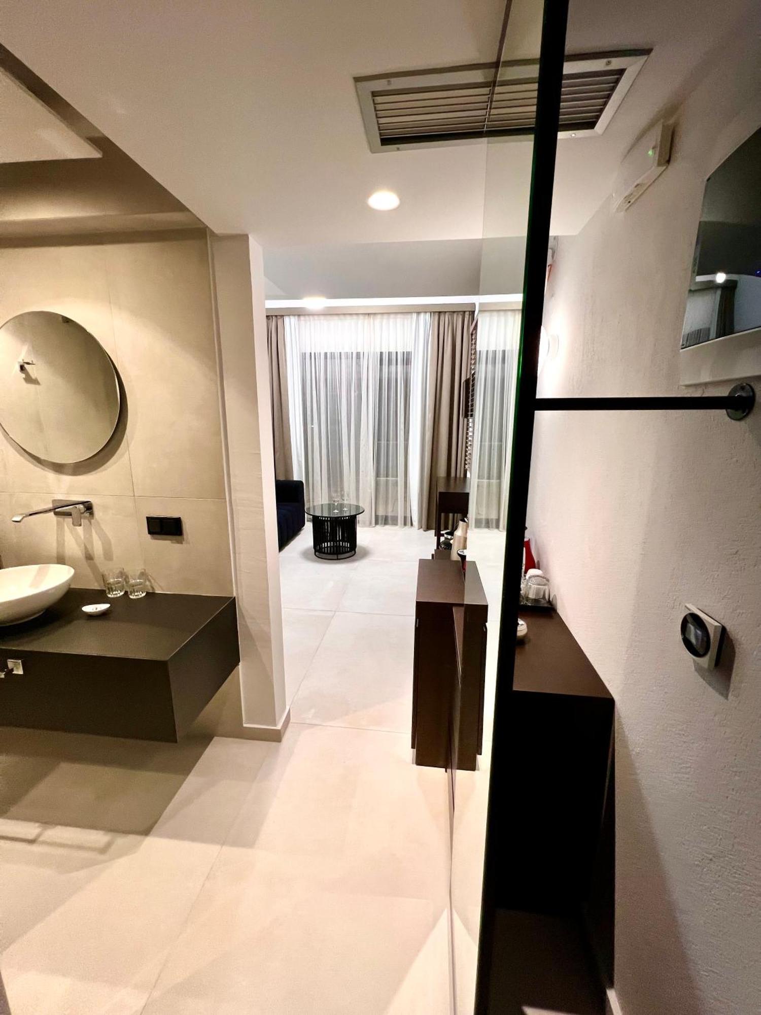 Alexandrion Down Town Aparthotel
