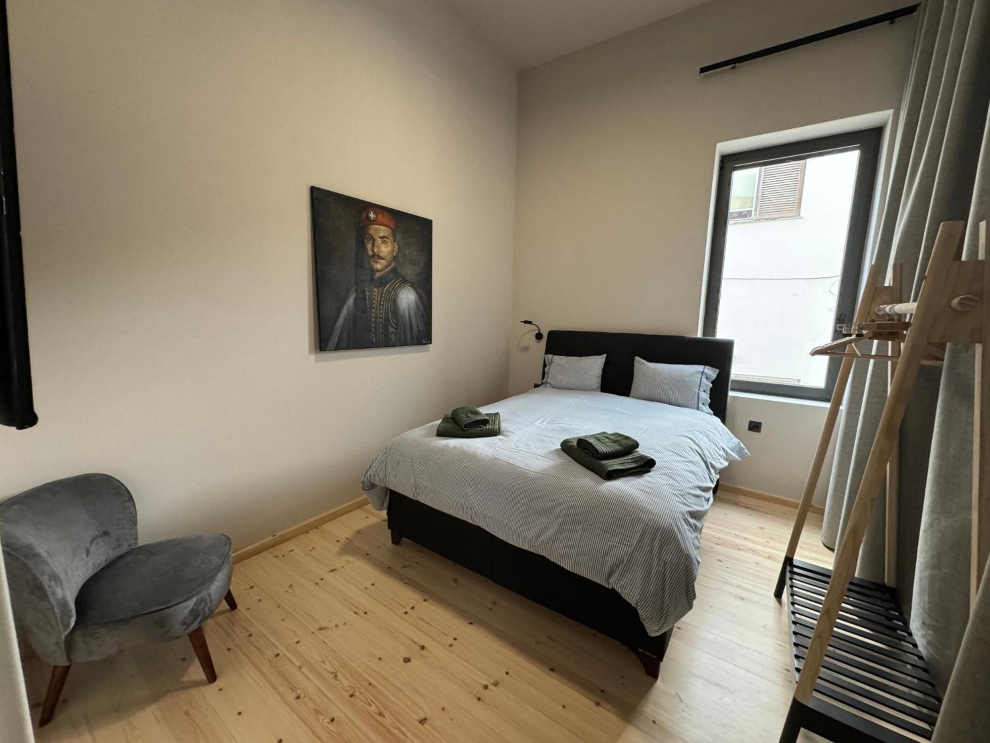 Amfikleias Earth Apartment *