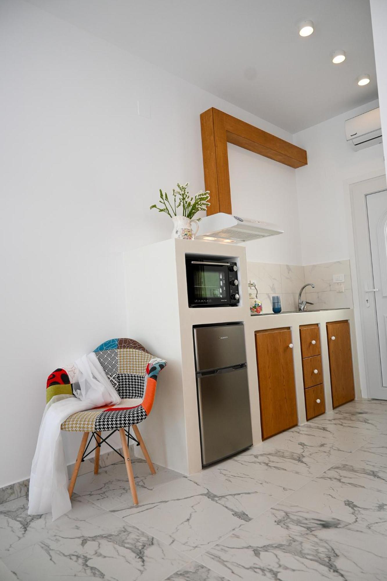 Apartment Platanos *