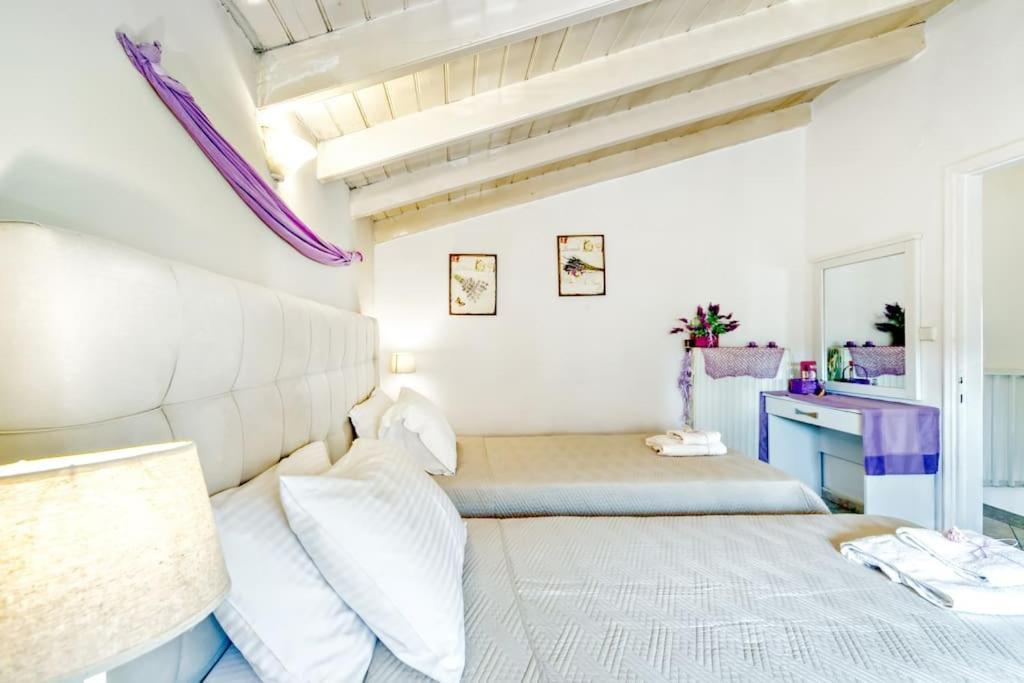 Evita's Ikia Seaside Luxury House Holiday home *