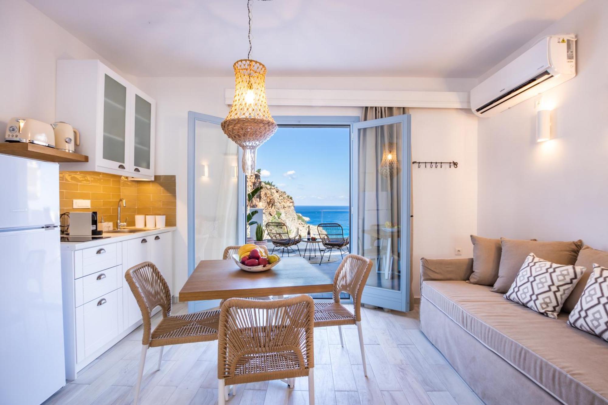 Yploui Karpathos Town (Pigadia)
