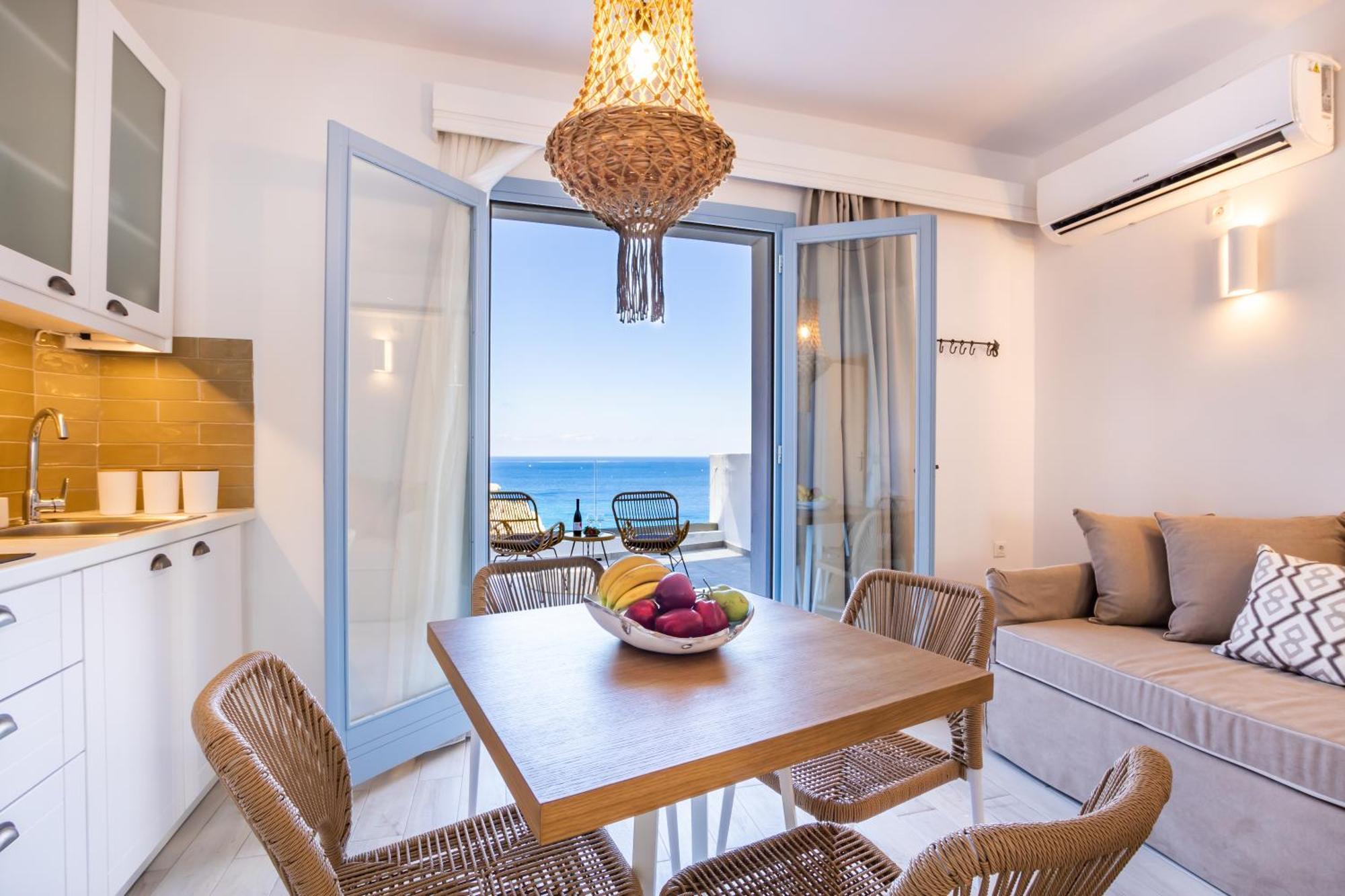 Yploui * Karpathos Town (Pigadia)