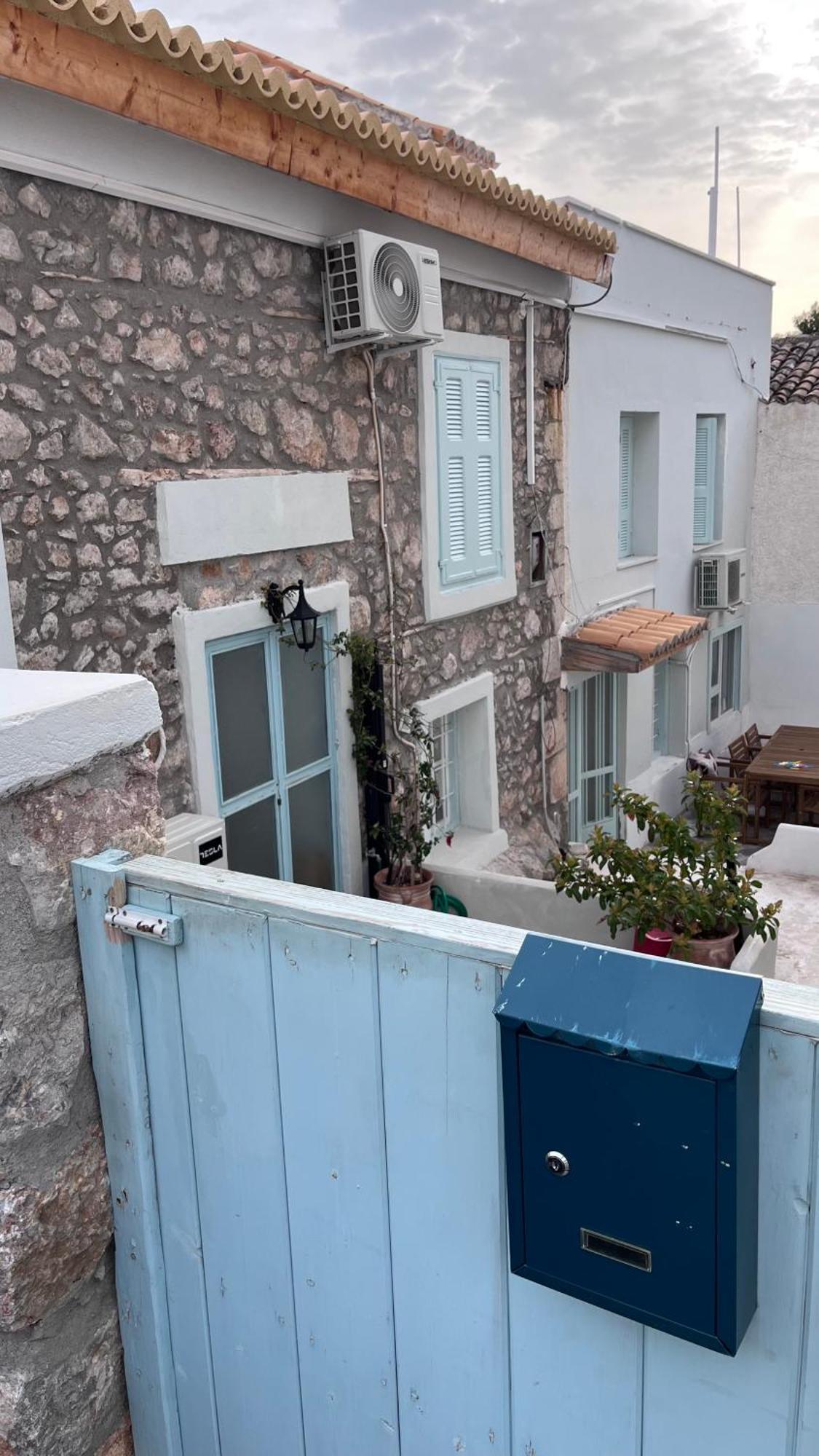 Authentic Rooftop House *