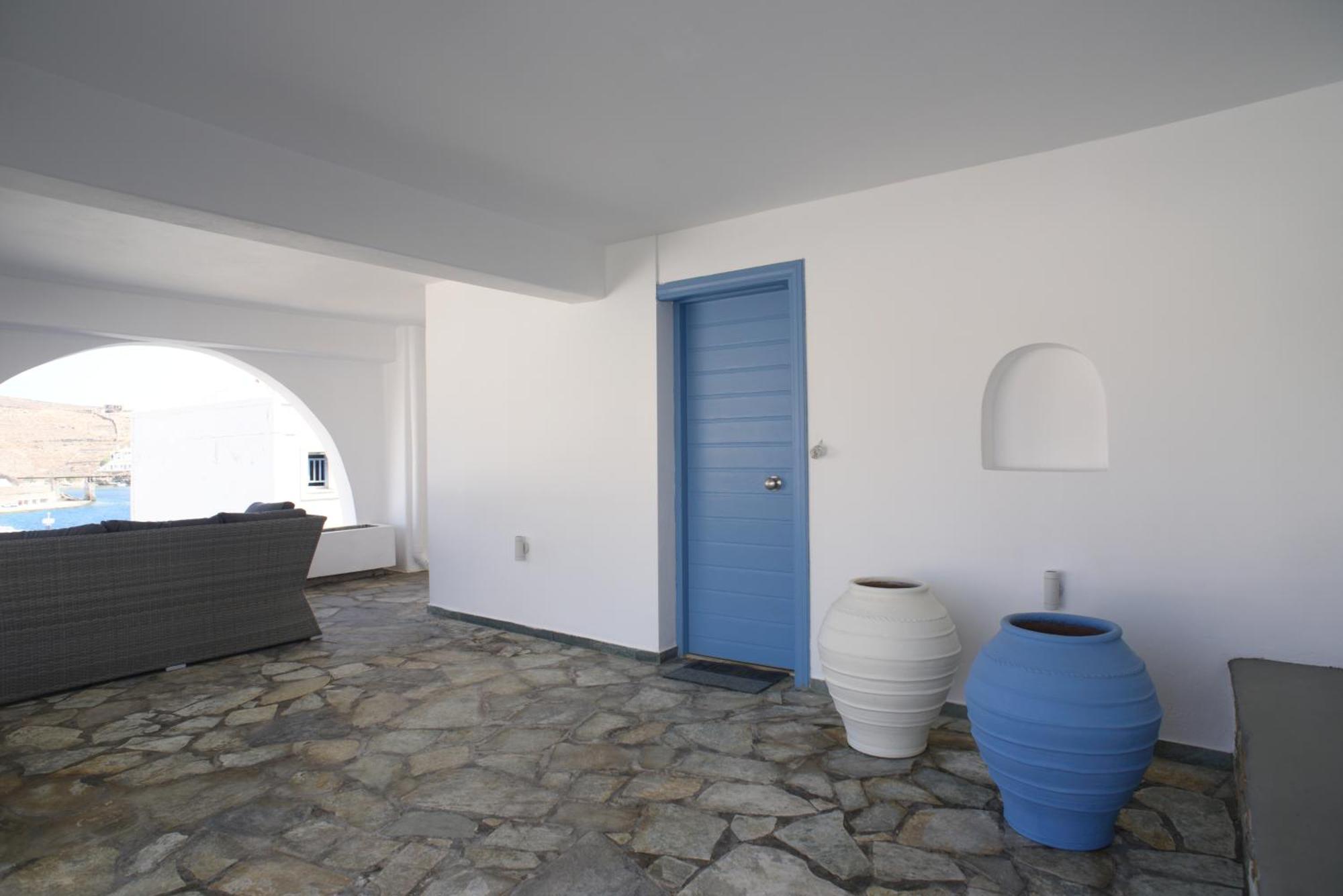 Onar Loutra, Kythnos Apartment
