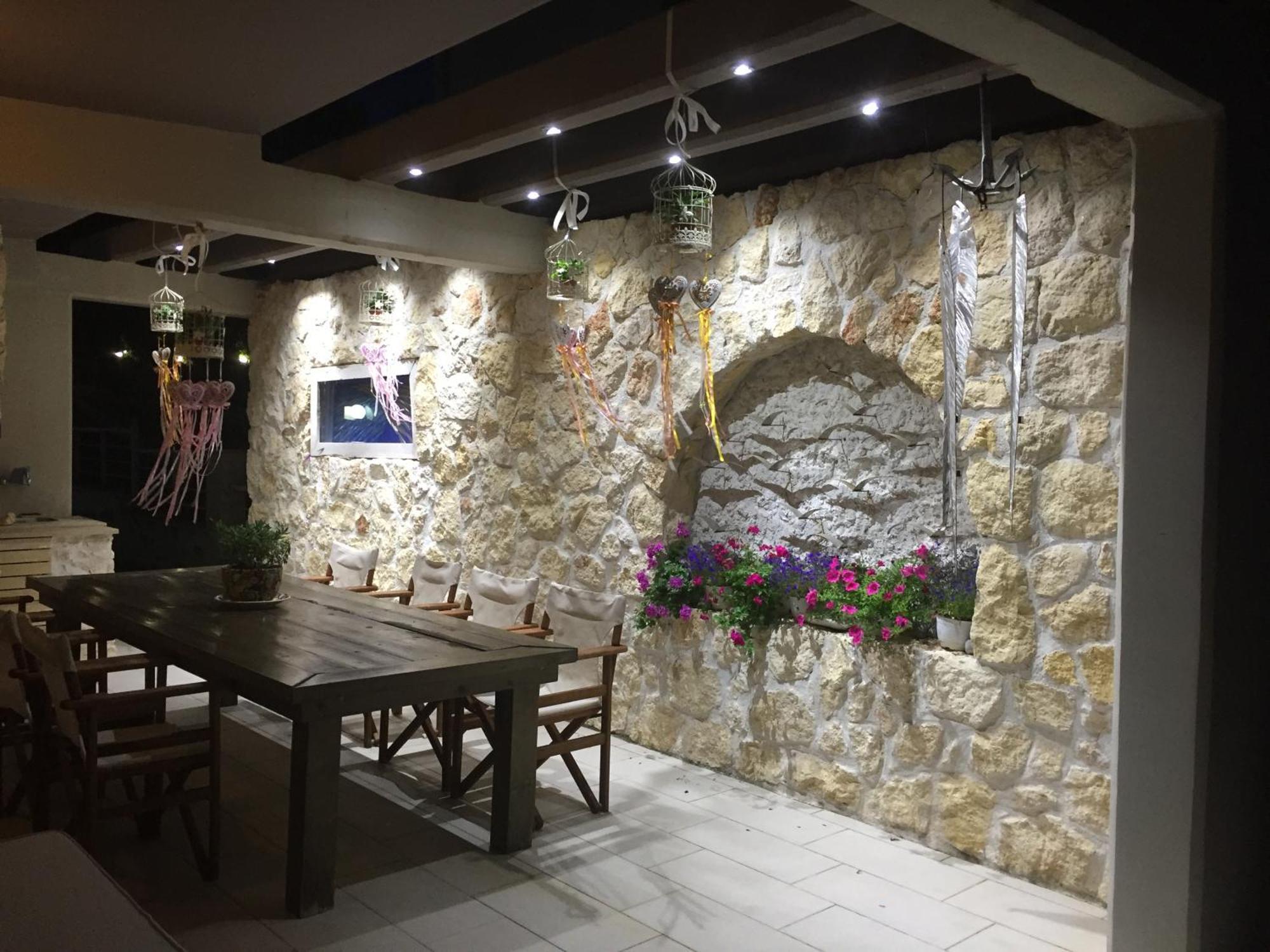 Holiday home Mara με ιδιωτική παραλία Loutra Elevtheron