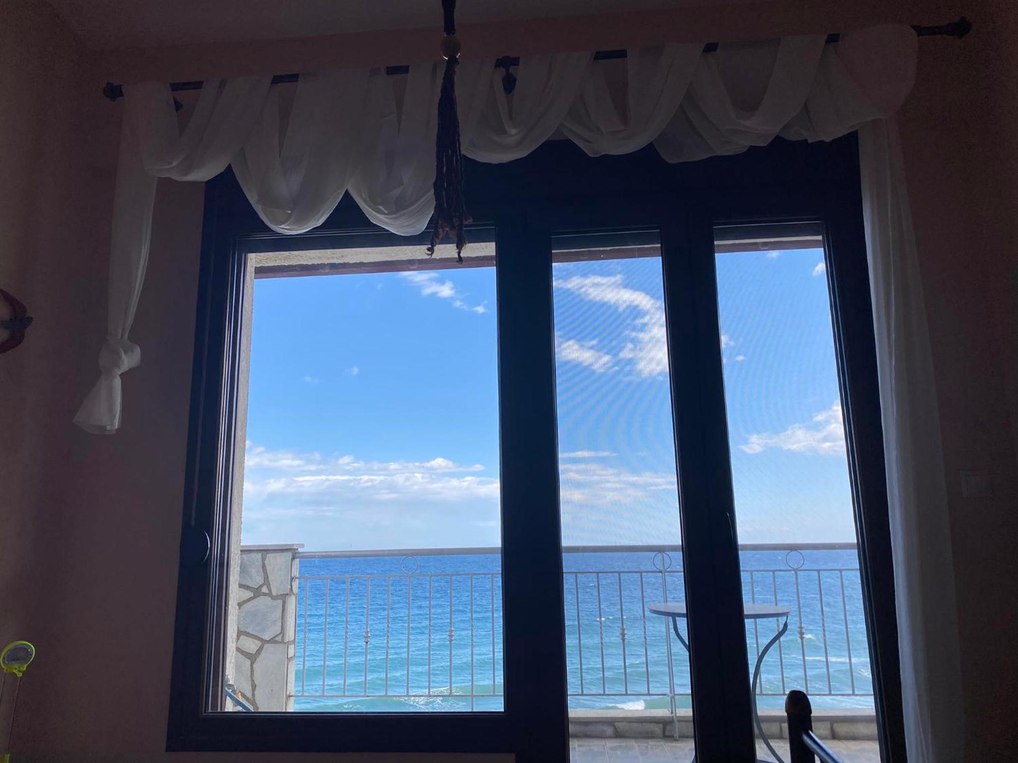 βεράντα στο αιγαίο Villa Kokkino Nero