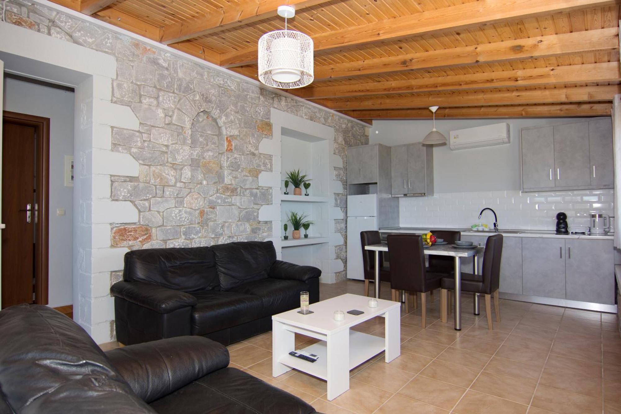 Emilia's Upper Floor Apartment