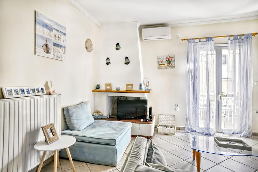 Evita's Ikia Seaside Luxury House Mesongi